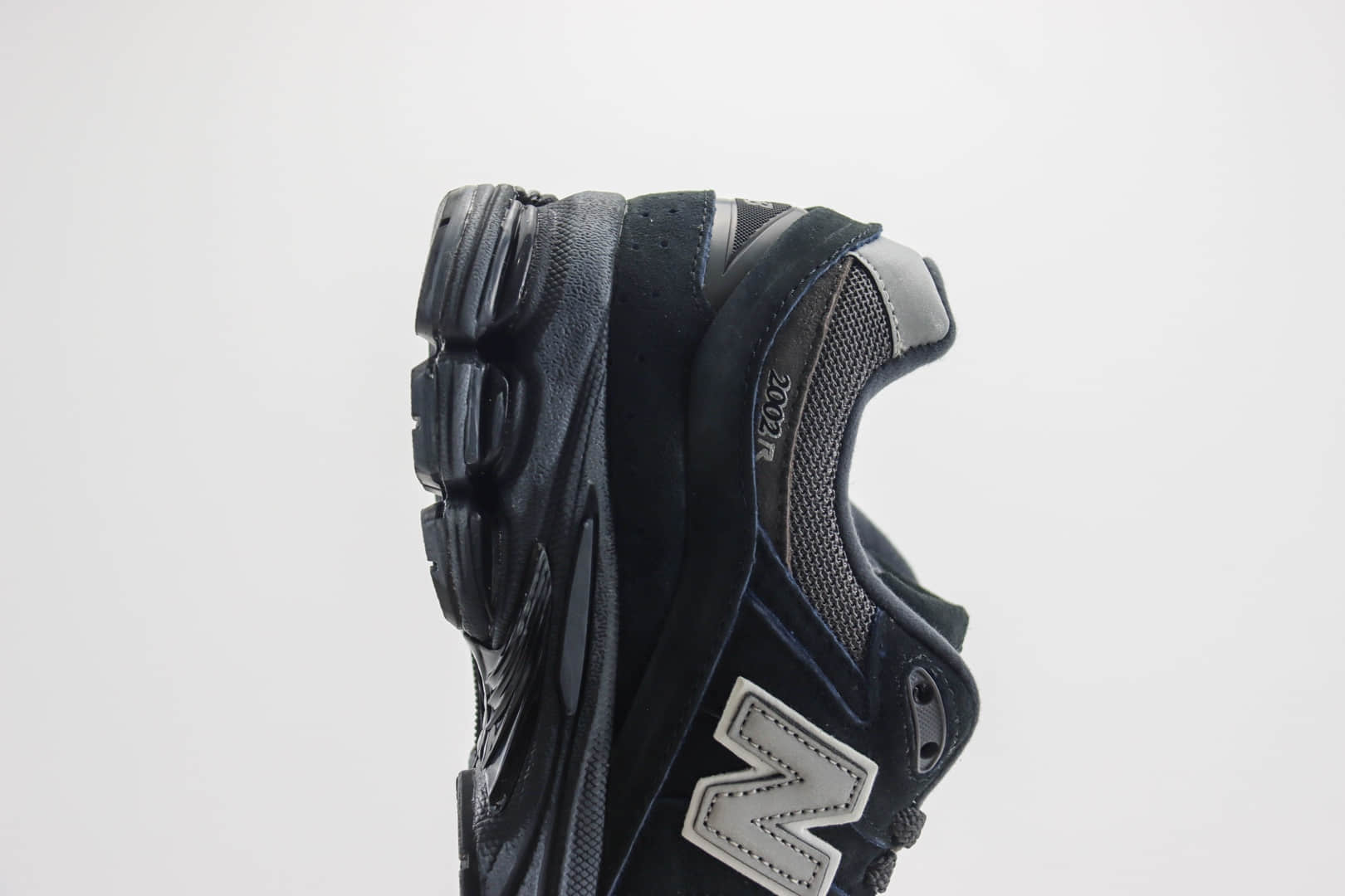 新百伦New Balance 2002R纯原版本NB2002R黑色复古跑鞋 莆田新百伦货源 货号:M2002RBV