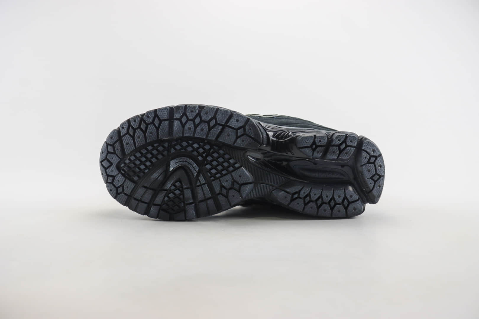 新百伦New Balance 2002R纯原版本NB2002R黑色复古跑鞋 莆田新百伦货源 货号:M2002RBV