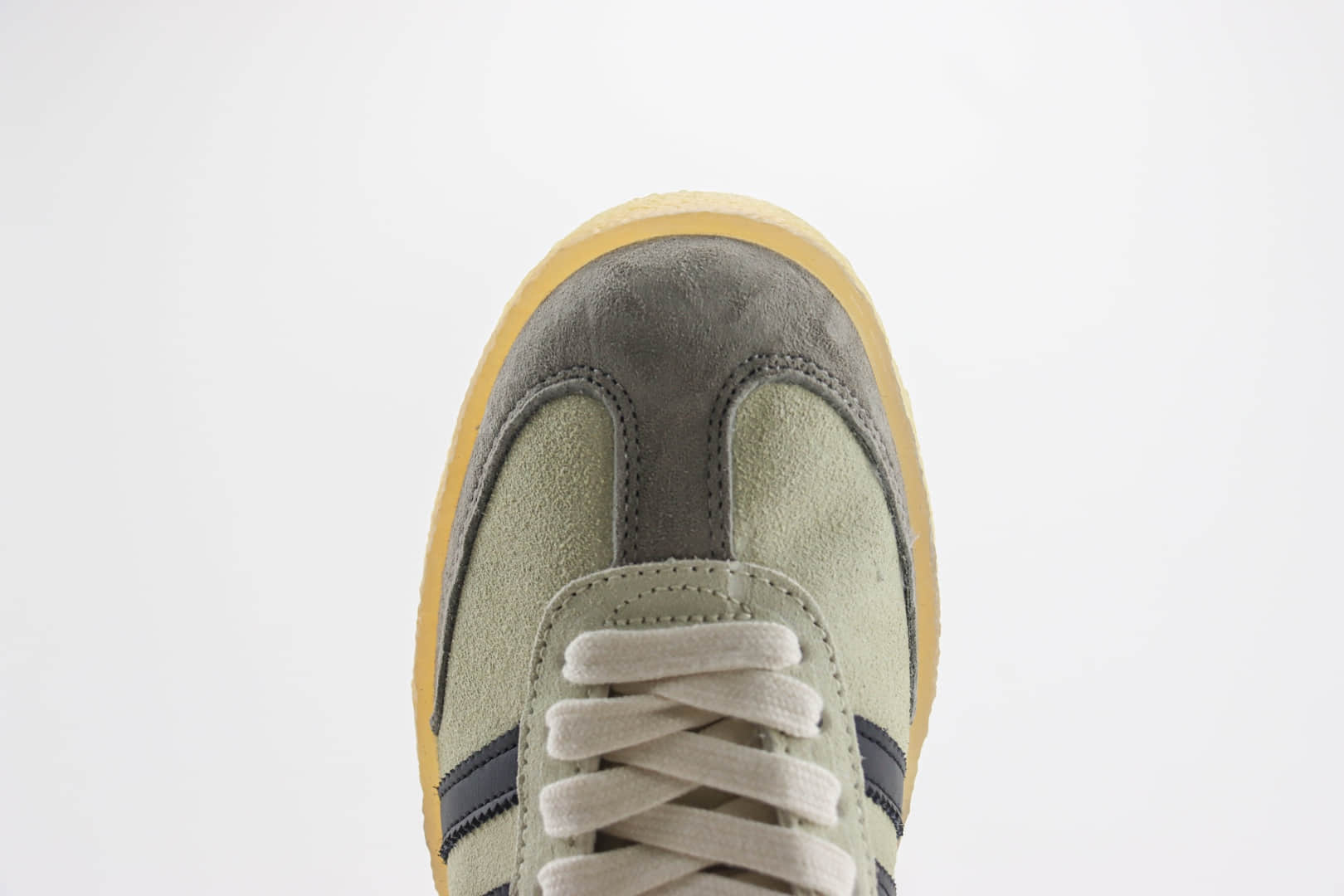 阿迪达斯KITH x Clarks x adidas originals Samba纯原版本桑巴米黑色德训鞋 莆田复刻鞋货源 货号：IE4033