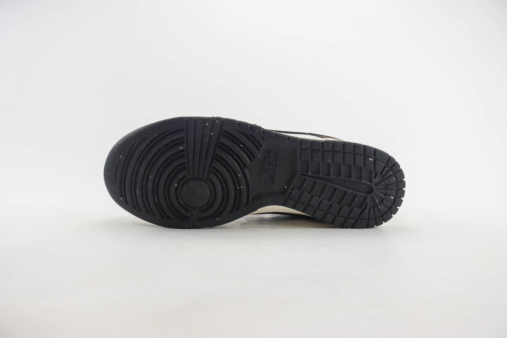 耐克Nike SB Dunk Low纯原版本低帮SB Dunk白黑棕滑板板鞋 莆田耐克批发 货号：HF4292-200