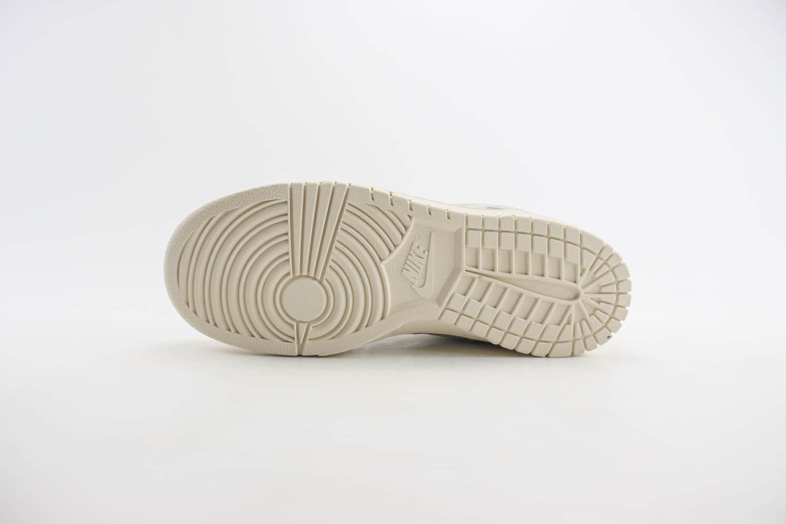 耐克Nike SB Dunk Low纯原版本低帮SB Dunk米灰色滑板板鞋 莆田天花板Dunk 货号:HF5074-133