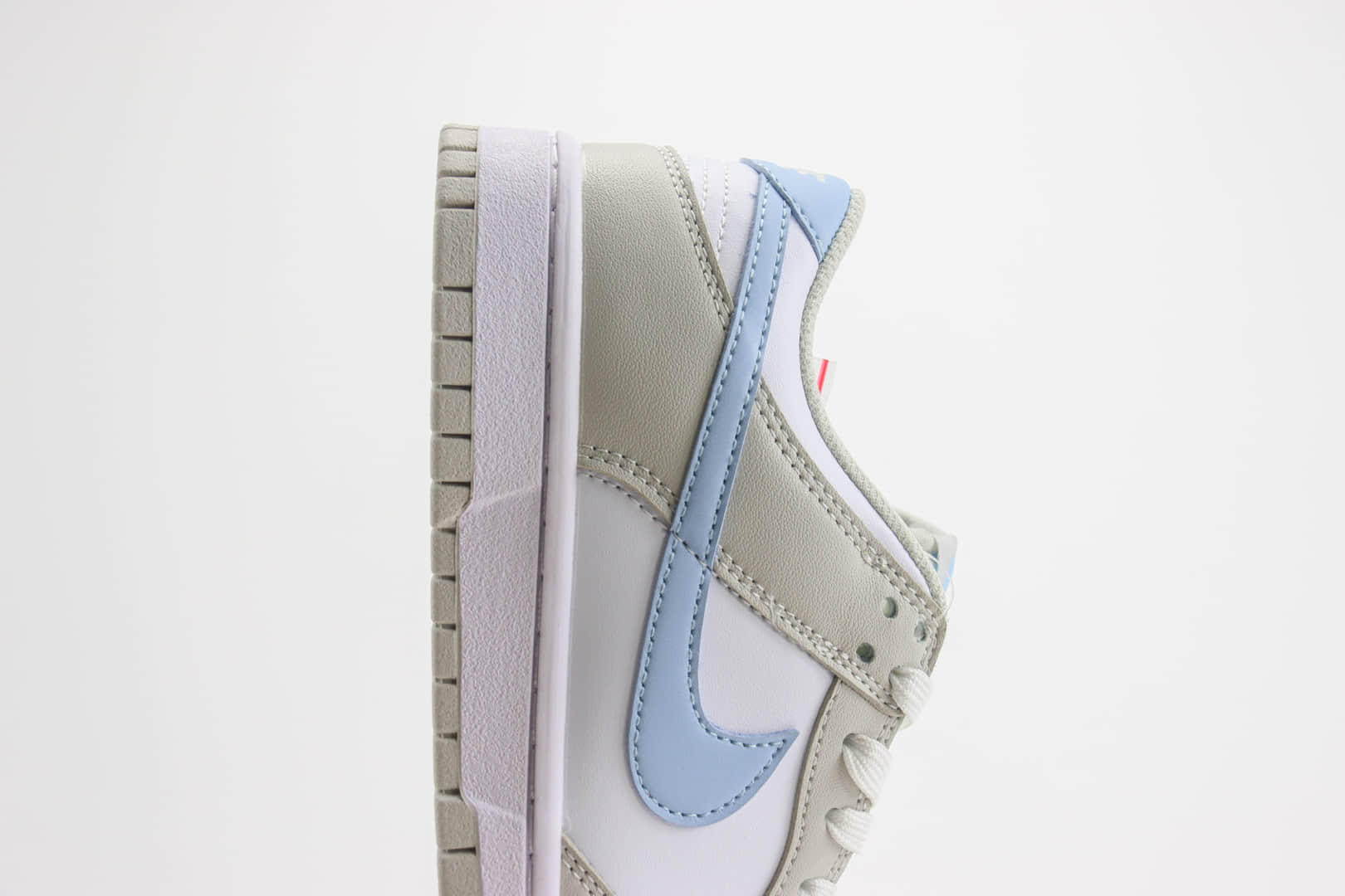 耐克Nike SB Dunk Low纯原版本低帮SB Dunk灰白蓝勾板鞋 莆田复刻鞋货源 货号:HF0023-100