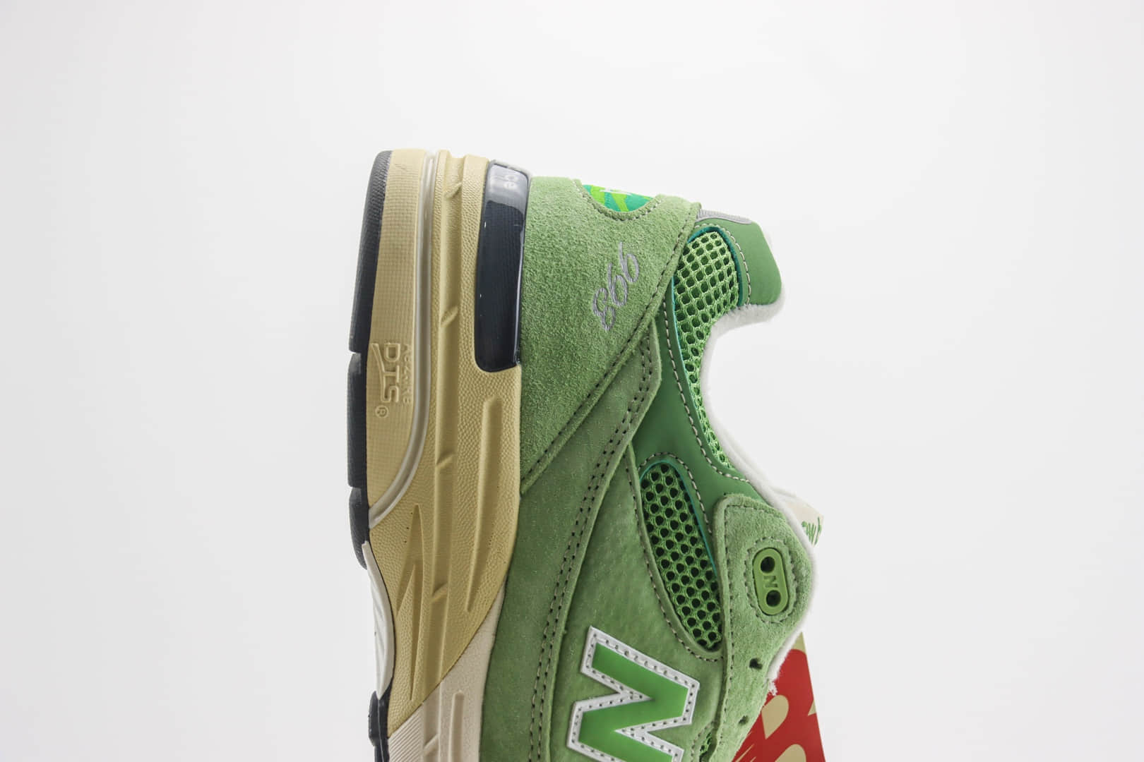 新百伦New Balance 993纯原版本NB993青草绿美产复古跑鞋 莆田新百伦货源 货号：U993GW
