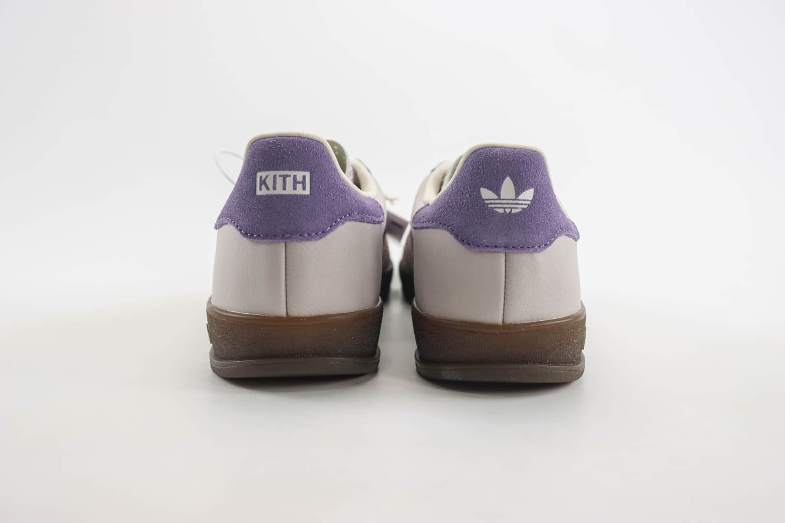 阿迪达斯Kith x adidas Original Gazelle Indoor Trainers纯原版本三叶草Kith联名芋泥灰紫德训鞋 莆田阿迪达斯货源 货号:IH0120