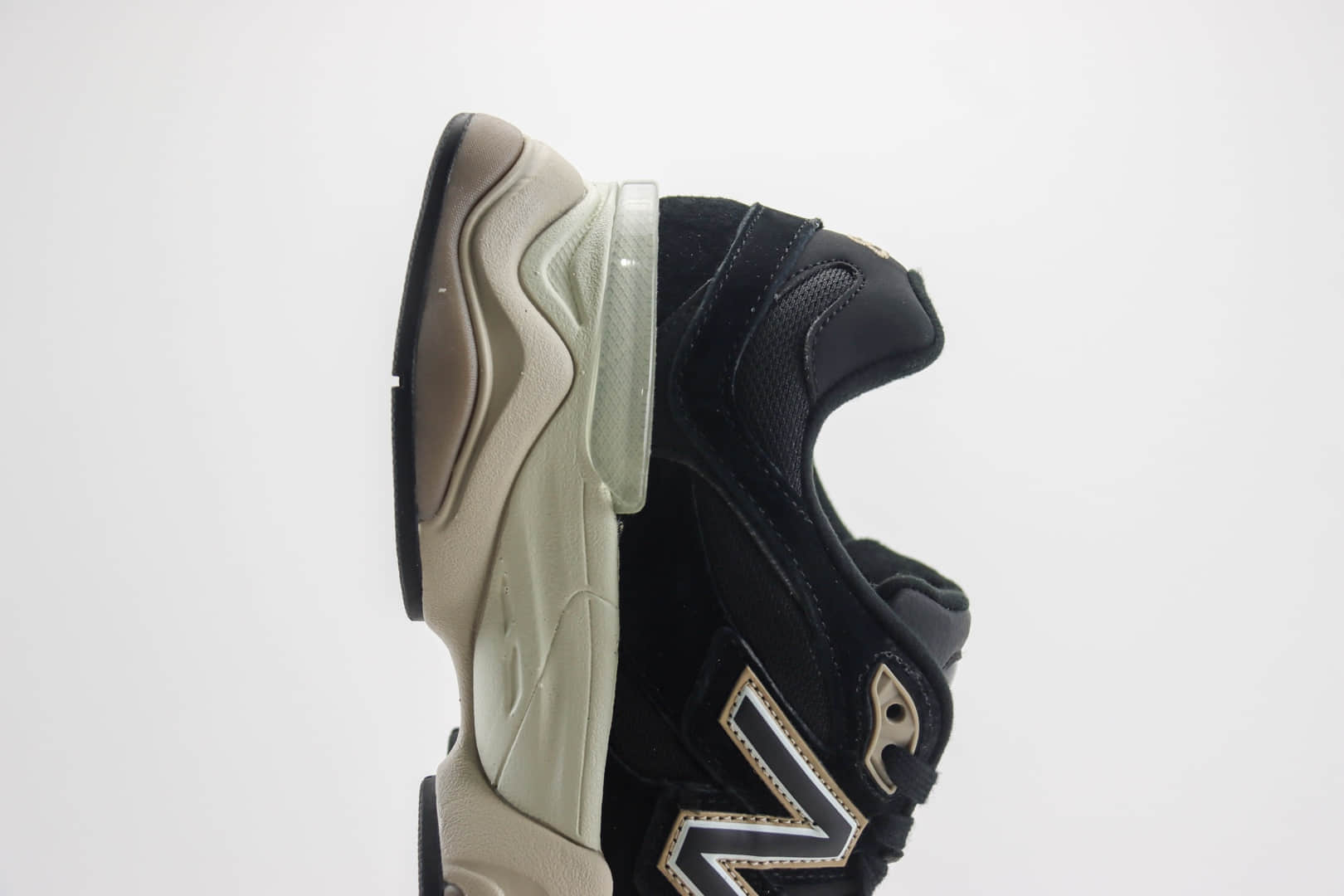 新百伦New Balance 9060纯原版本黑色NB9060复古慢跑鞋 莆田新百伦货源 货号：U9060UBY