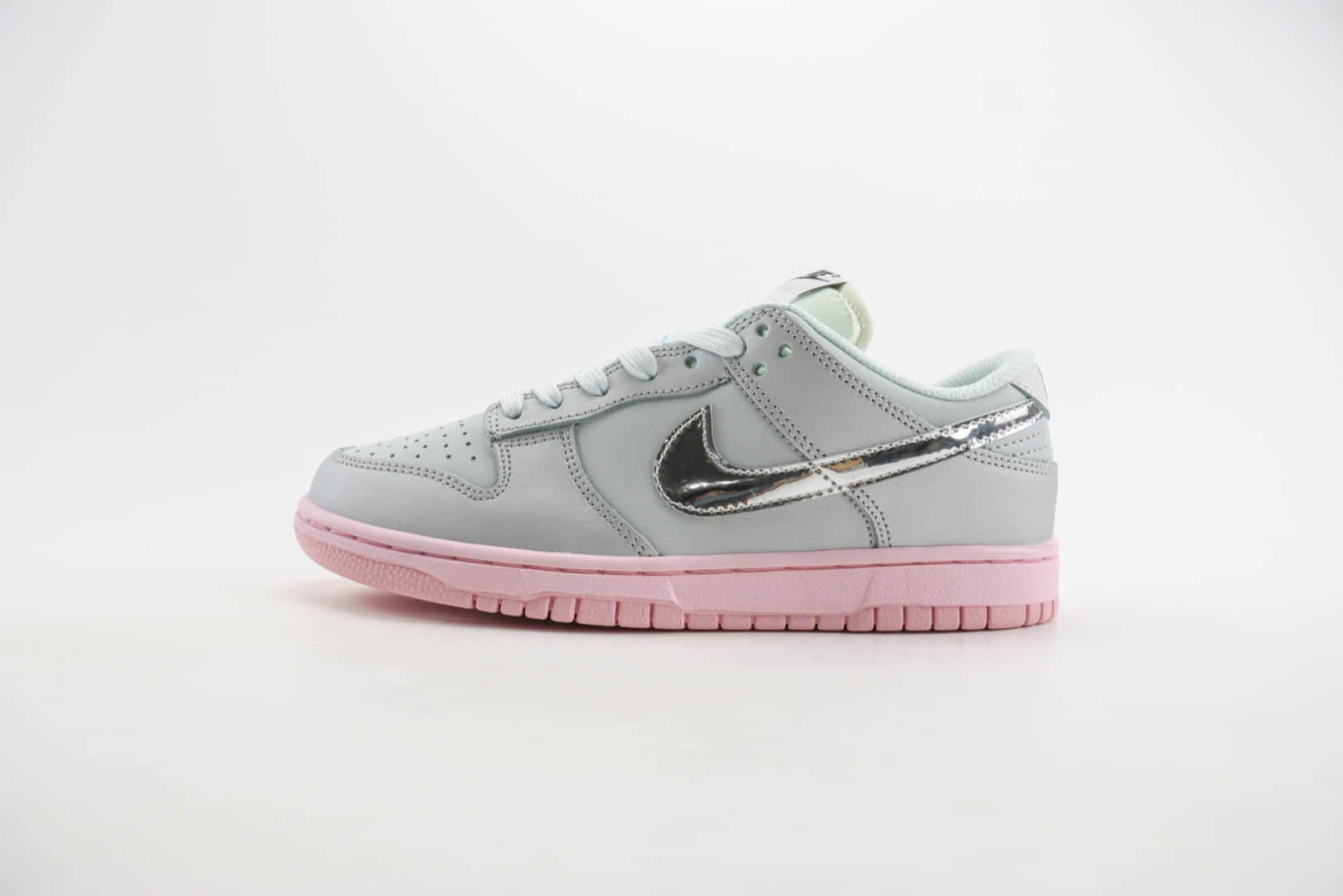 耐克Nike SB Dunk Low纯原版本低帮SB Dunk灰银粉滑板板鞋 莆田耐克工厂 货号:HM3698-006