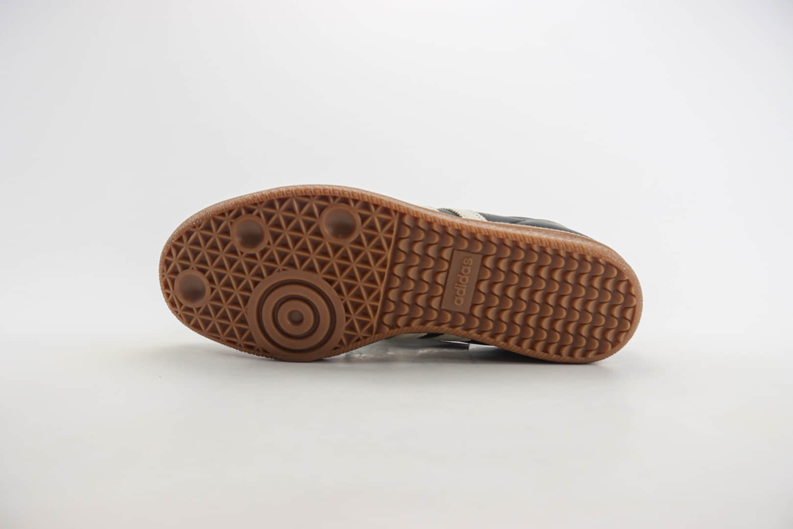 阿迪达斯JJJJound x adidas Originals Samba OG纯原版本黑白生胶桑巴板鞋 莆田阿迪达斯代理 货号:ID8707