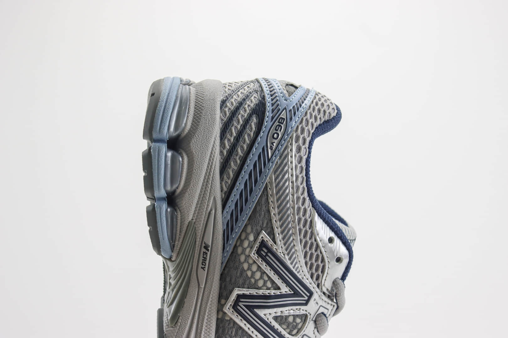 新百伦New Balance 860 V2纯原版本NB860 V2灰蓝色复古老爹鞋 莆田新百伦货源 货号：ML860BB2
