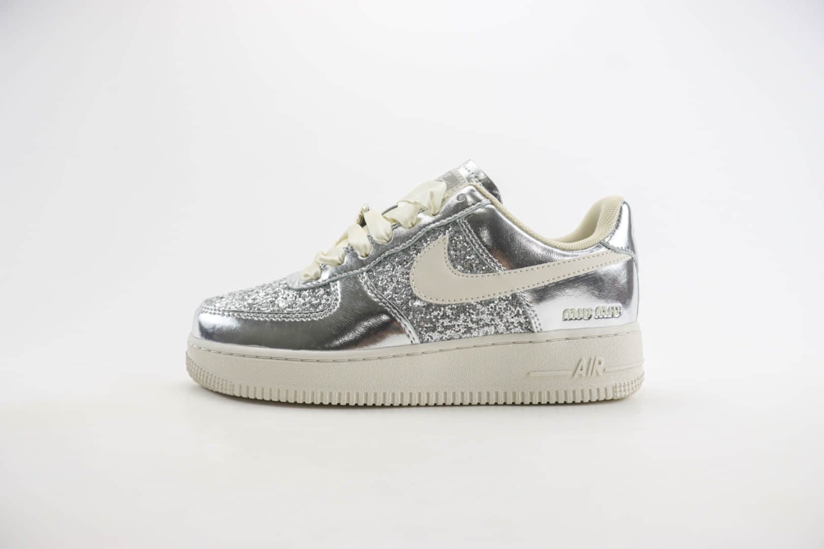 耐克Nike Air Force 1'07 Low纯原版本空军一号亮片银AF1板鞋 莆田耐克货源 货号:AF2406-010