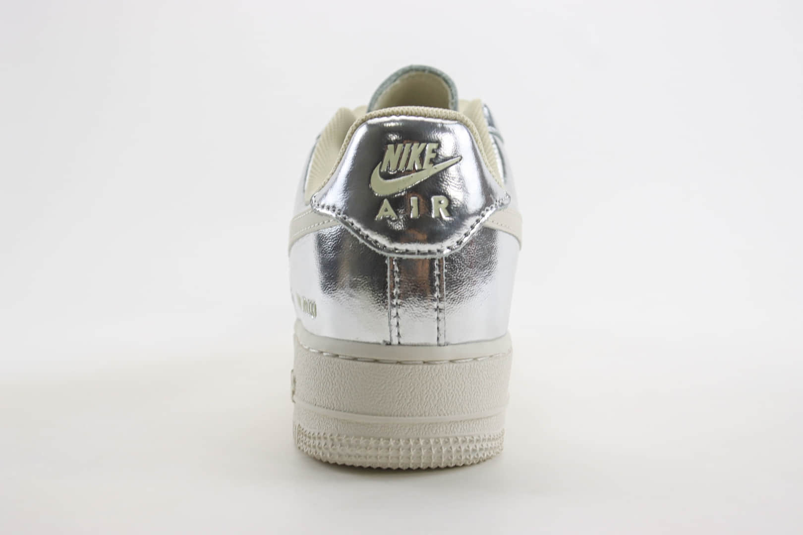 耐克Nike Air Force 1'07 Low纯原版本空军一号亮片银AF1板鞋 莆田耐克货源 货号:AF2406-010