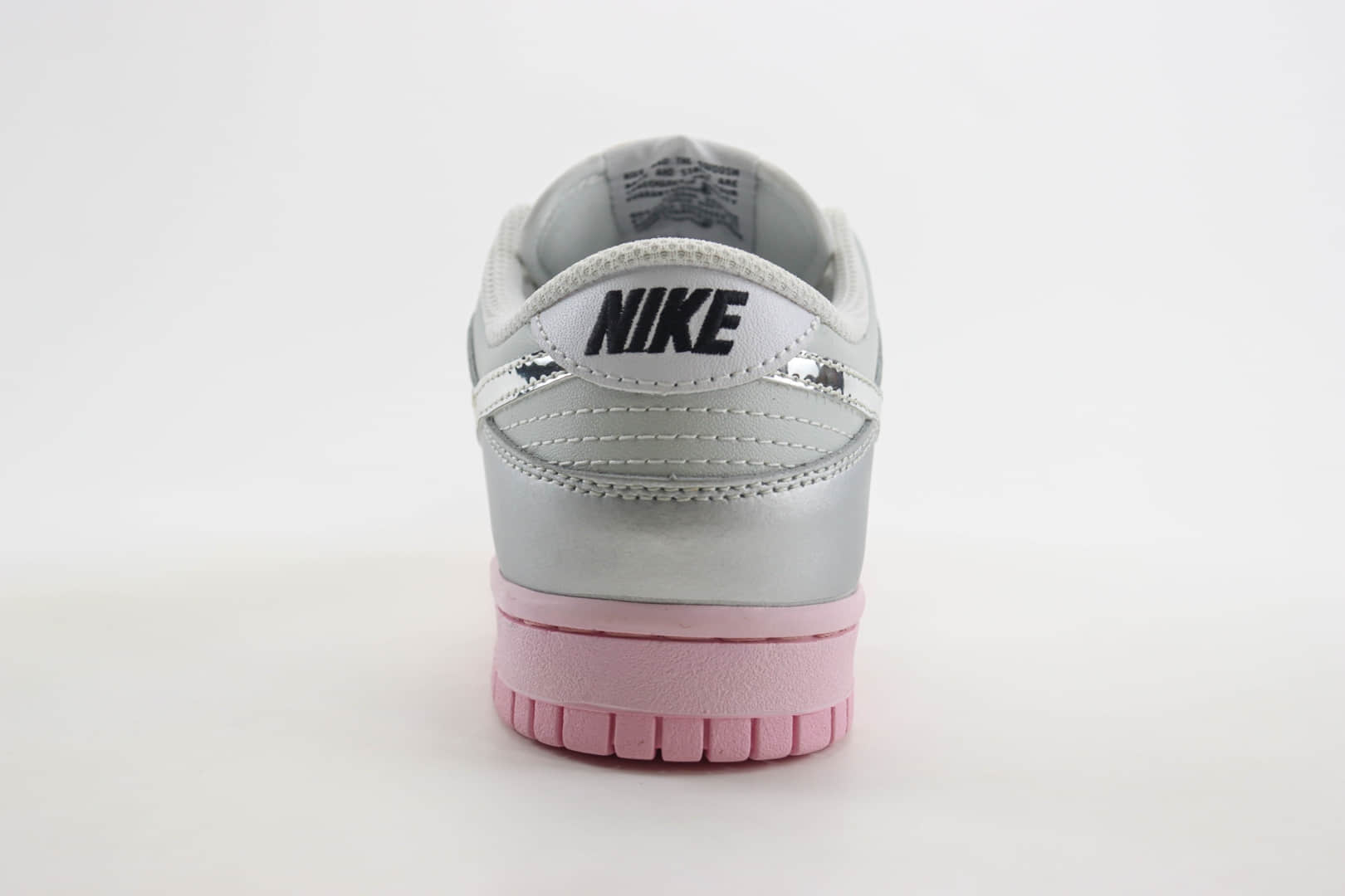 耐克Nike SB Dunk Low纯原版本低帮SB Dunk银粉板鞋 莆田耐克工厂 货号：HM3698-006