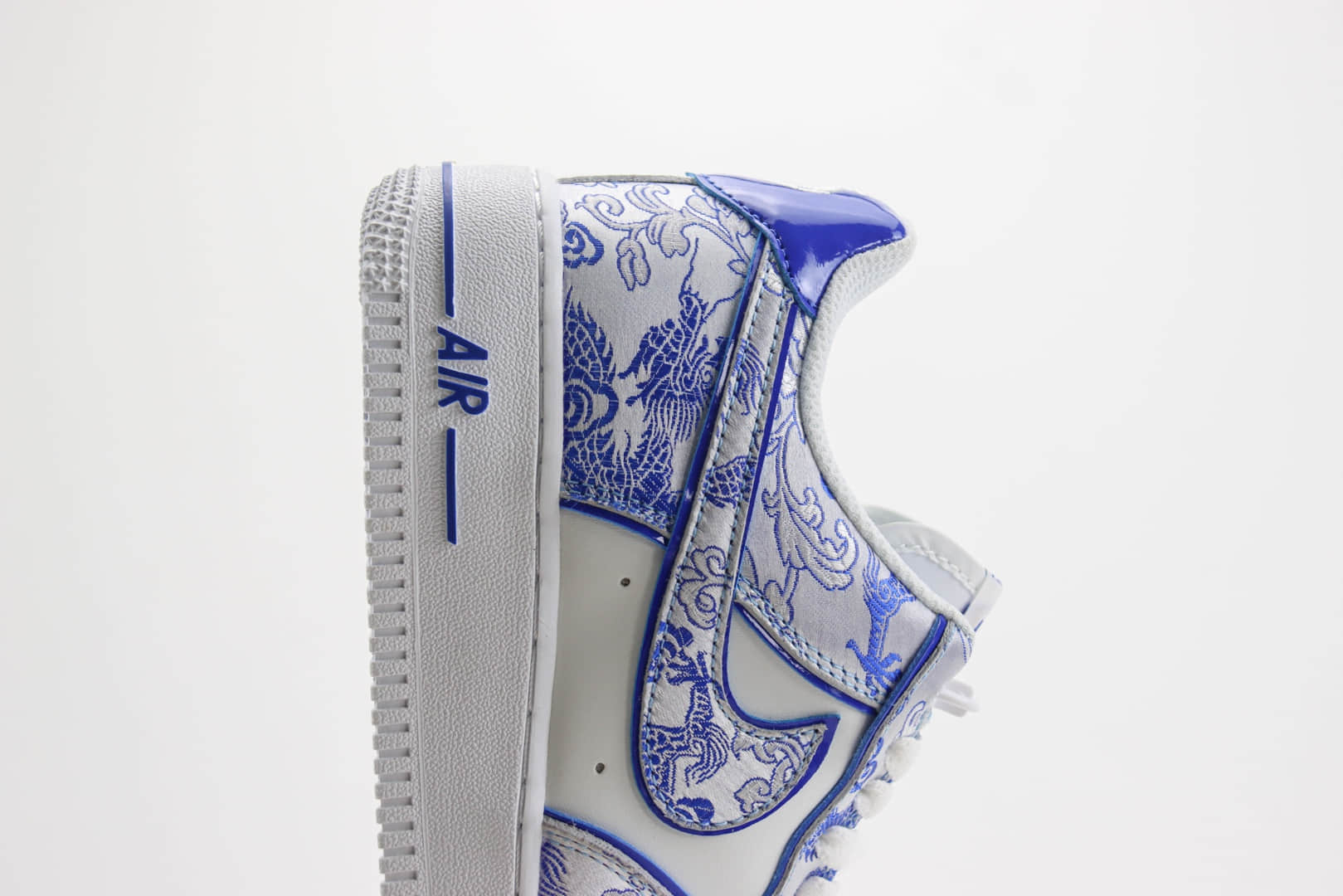 耐克Nike Air Force 1纯原版本龙年限定空军一号青花瓷AF1板鞋 莆田耐克代理 货号：CW2288-201