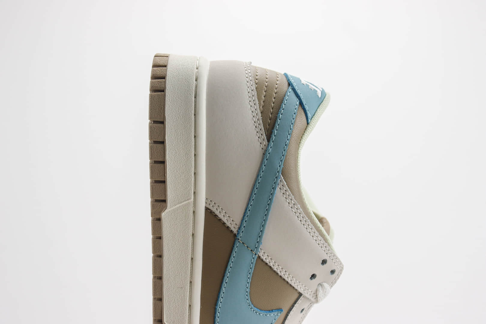 耐克Nike SB Dunk Low纯原版本低帮SB Dunk灰咖蓝滑板板鞋 莆田耐克货源 货号：HQ1175-240