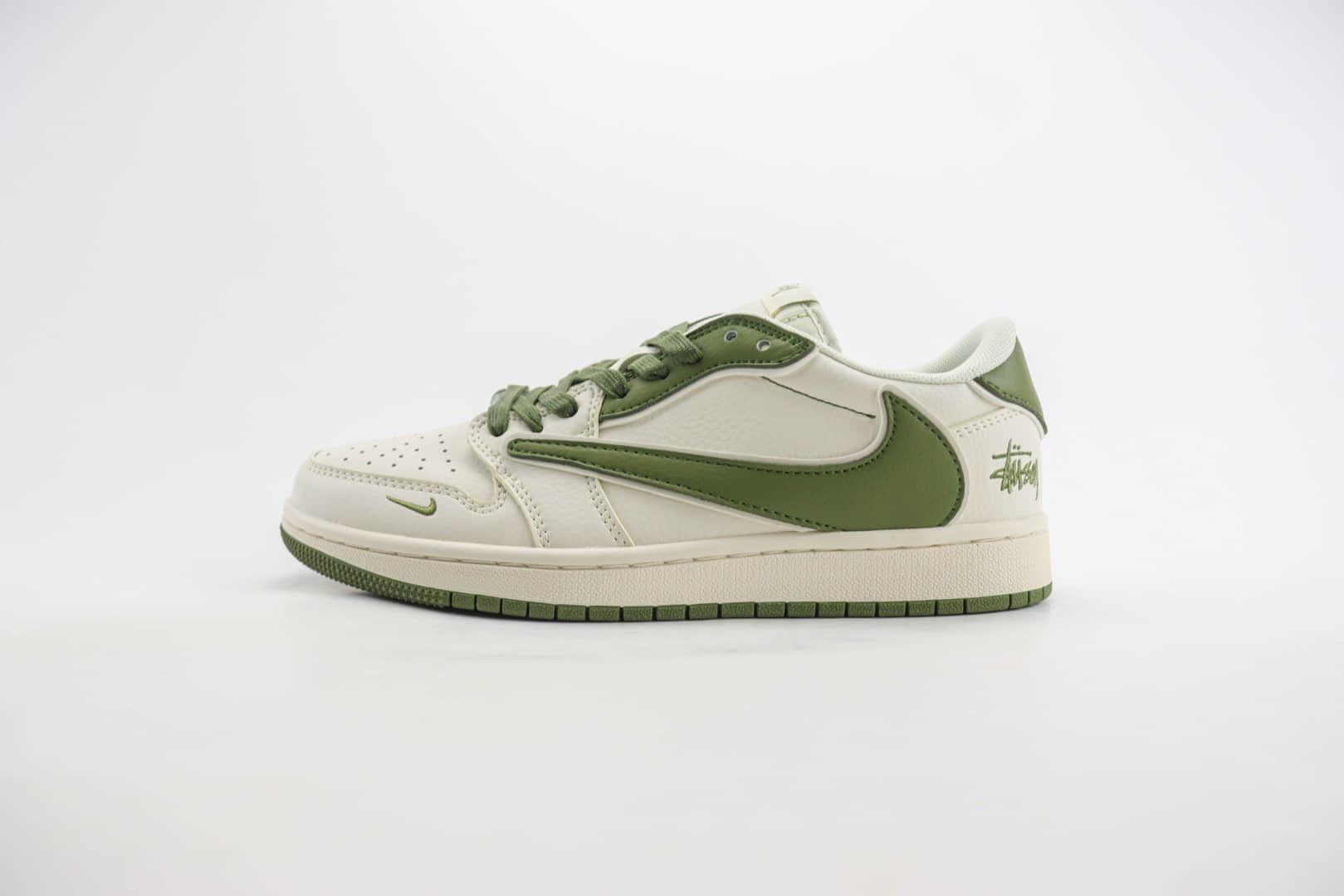 乔丹Stussy x Air Jordan 1 Low纯原版本斯图西联名AJ1白绿倒钩板鞋 莆田AJ货源 货号:DM6688-602