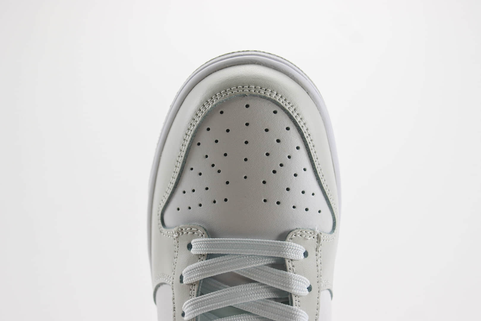 耐克Nike SB Dunk Low纯原版本低帮SB Dunk灰白色滑板板鞋 莆田耐克代理 货号：DV0831-106