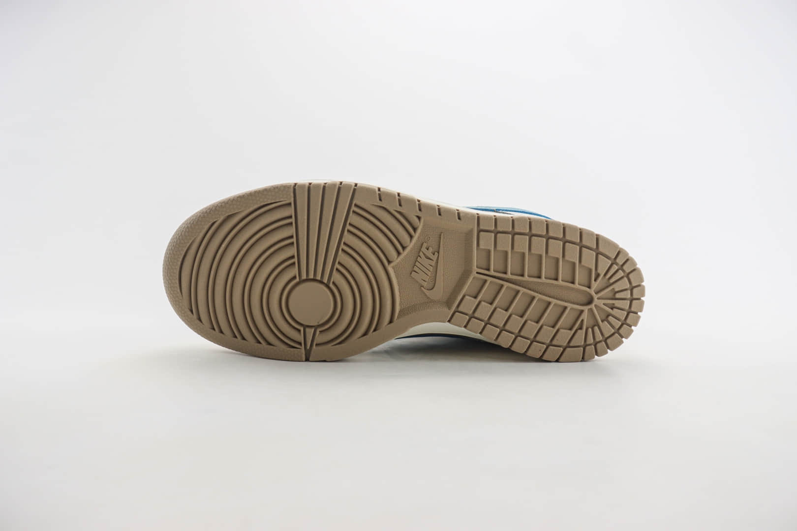 耐克Nike SB Dunk Low纯原版本低帮SB Dunk灰咖蓝滑板板鞋 莆田耐克货源 货号：HQ1175-240