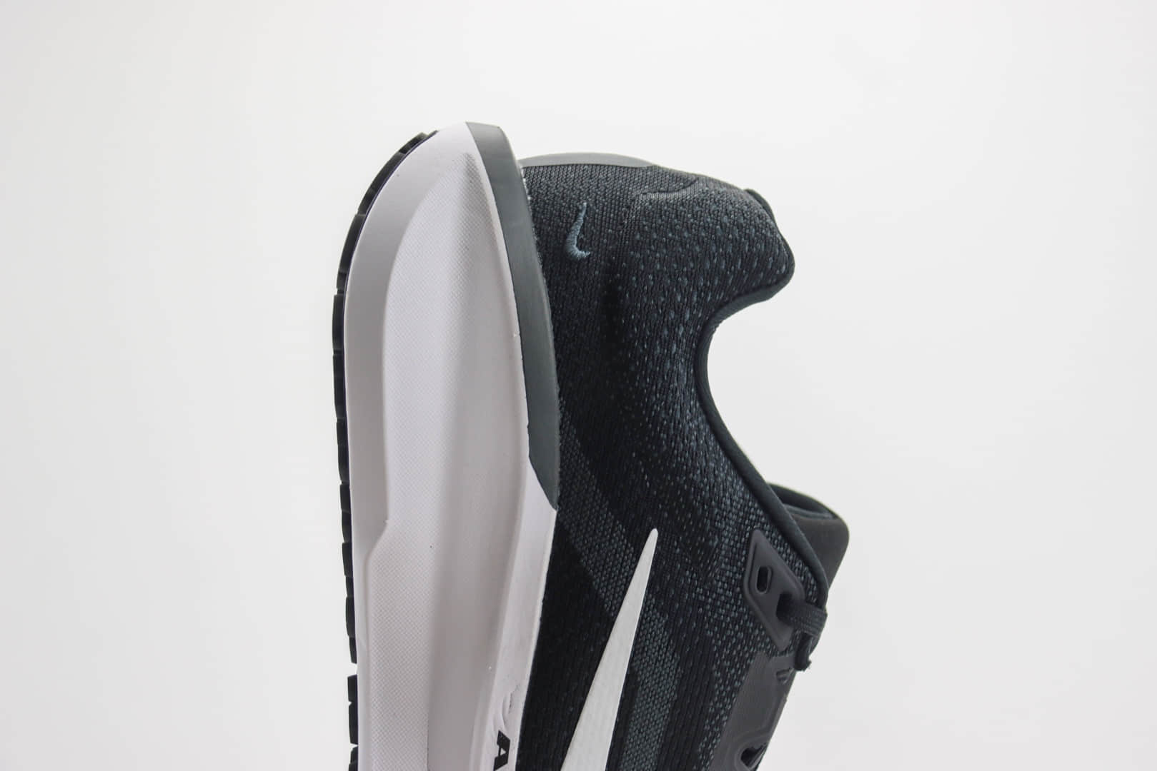 耐克Nike Air Zoom Winflo 11纯原版本黑白网面透气跑鞋 莆田耐克货源 货号：FJ9509-001