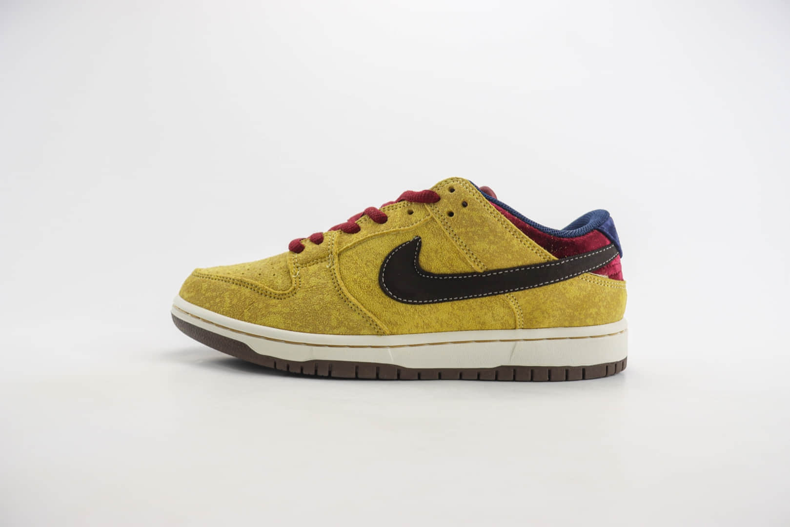 耐克Nike SB Dunk Low纯原版本低帮SB Dunk翻毛皮棕黄板鞋 莆田耐克代理 货号：FZ1278-200