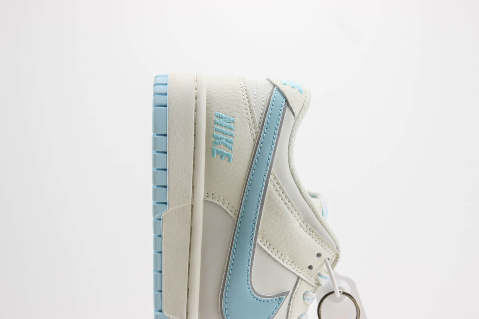 耐克Nike SB Dunk Low纯原版本低帮SB Dunk米白蓝板鞋 莆田耐克货源 货号:KK1888-009