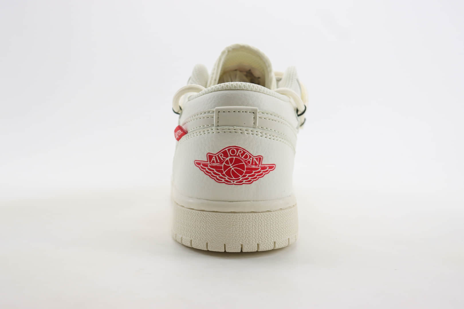 乔丹Air Jordan 1 Low纯原版本低帮AJ1米白色板鞋 莆田AJ货源 货号:SJ9950-017 乔丹Air Jordan 1 Low纯原版本低帮AJ1米白色板鞋 莆田AJ货源 货号:SJ9950-017