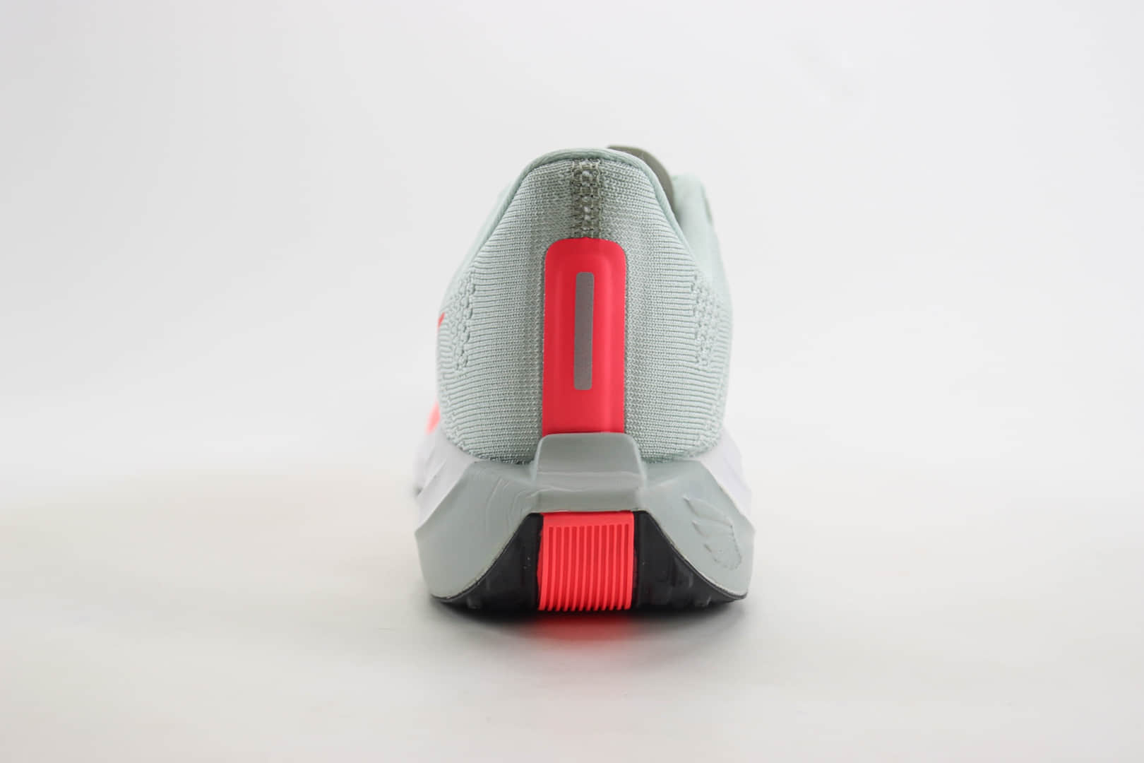 耐克Nike Air Zoom Pegasus Plus纯原版本飞马系列缓震透气跑鞋 莆田耐克工厂 货号：FQ7262-001