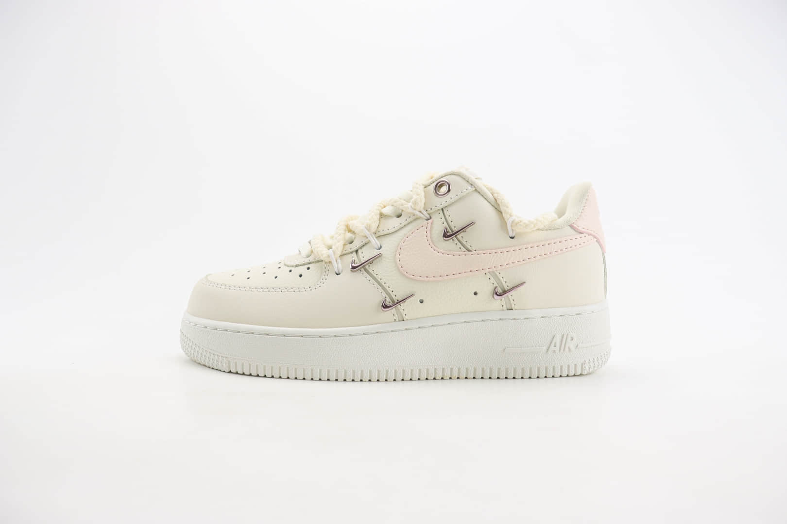 耐克Nike Air Force 1 Mid纯原版本空军一号中帮AF1米黄粉四小勾绑带板鞋 莆田耐克货源 货号：FC8110-181