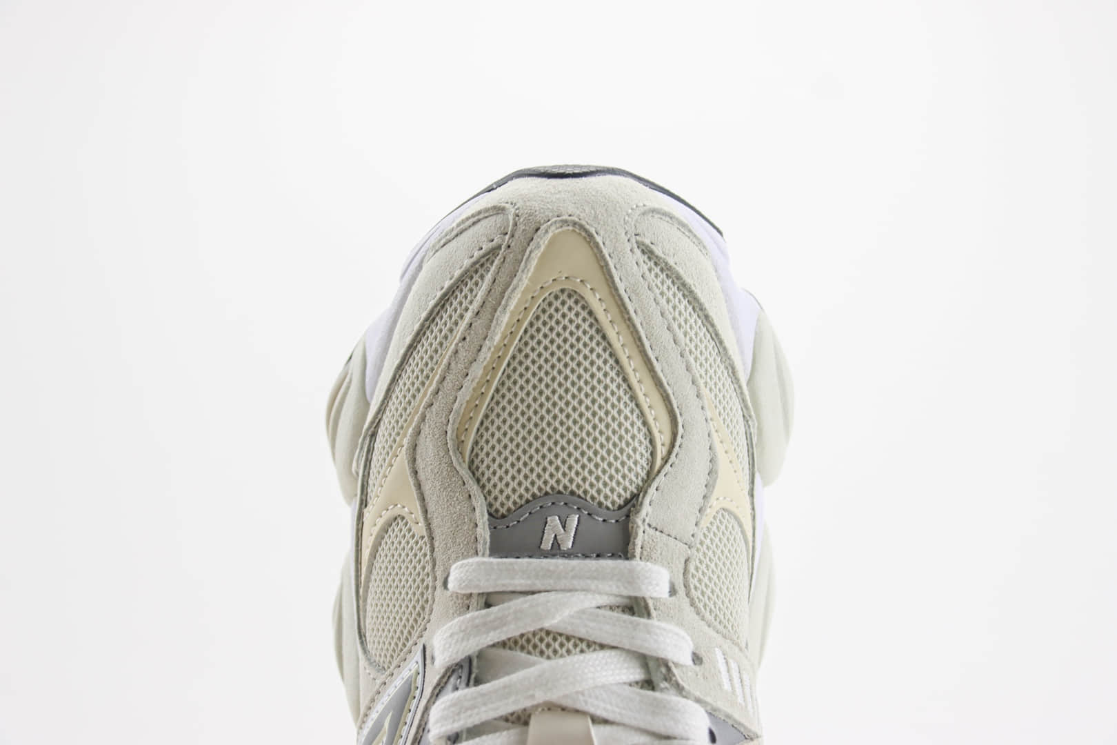 新百伦New Balance 9060纯原版本NB9060灰色复古慢跑鞋 莆田新百伦货源 货号:U9060WHT