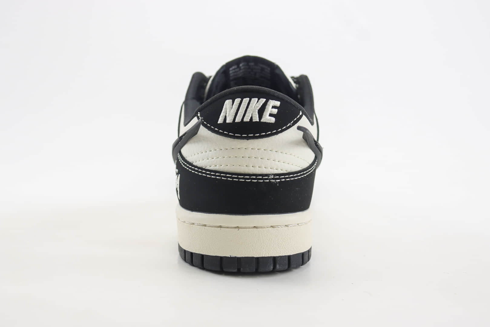 耐克Nike SB Dunk Low x Stussy纯原版本低帮SB DUNK斯图西联名款板鞋 莆田DUNK货源 货号：XX2025-358