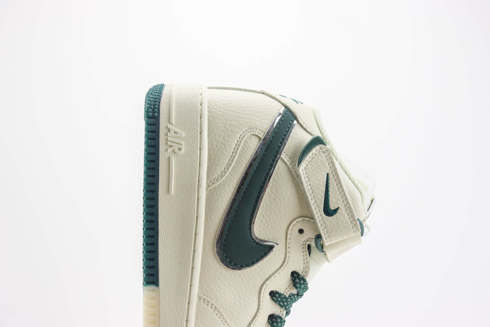 耐克Nike Air Force 1 Mid纯原版本空军一号中帮AF1白绿色板鞋 莆田天花板AF1 货号：XL0236-235