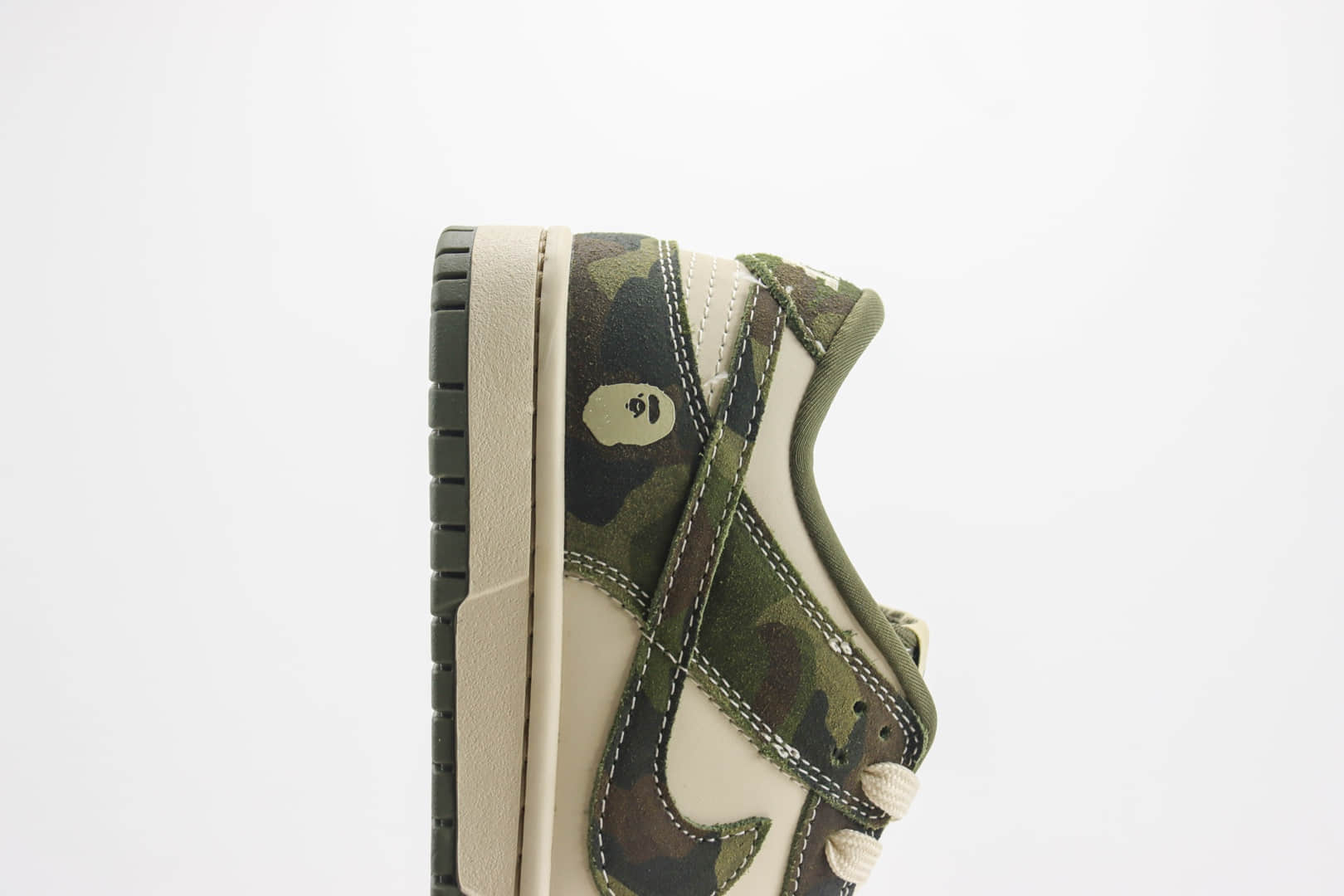 耐克BAPE x Nike SB Dunk Low纯原版本猿人头联名SB Dunk丛林迷彩滑板板鞋 莆田耐克批发 货号:CH6336-230