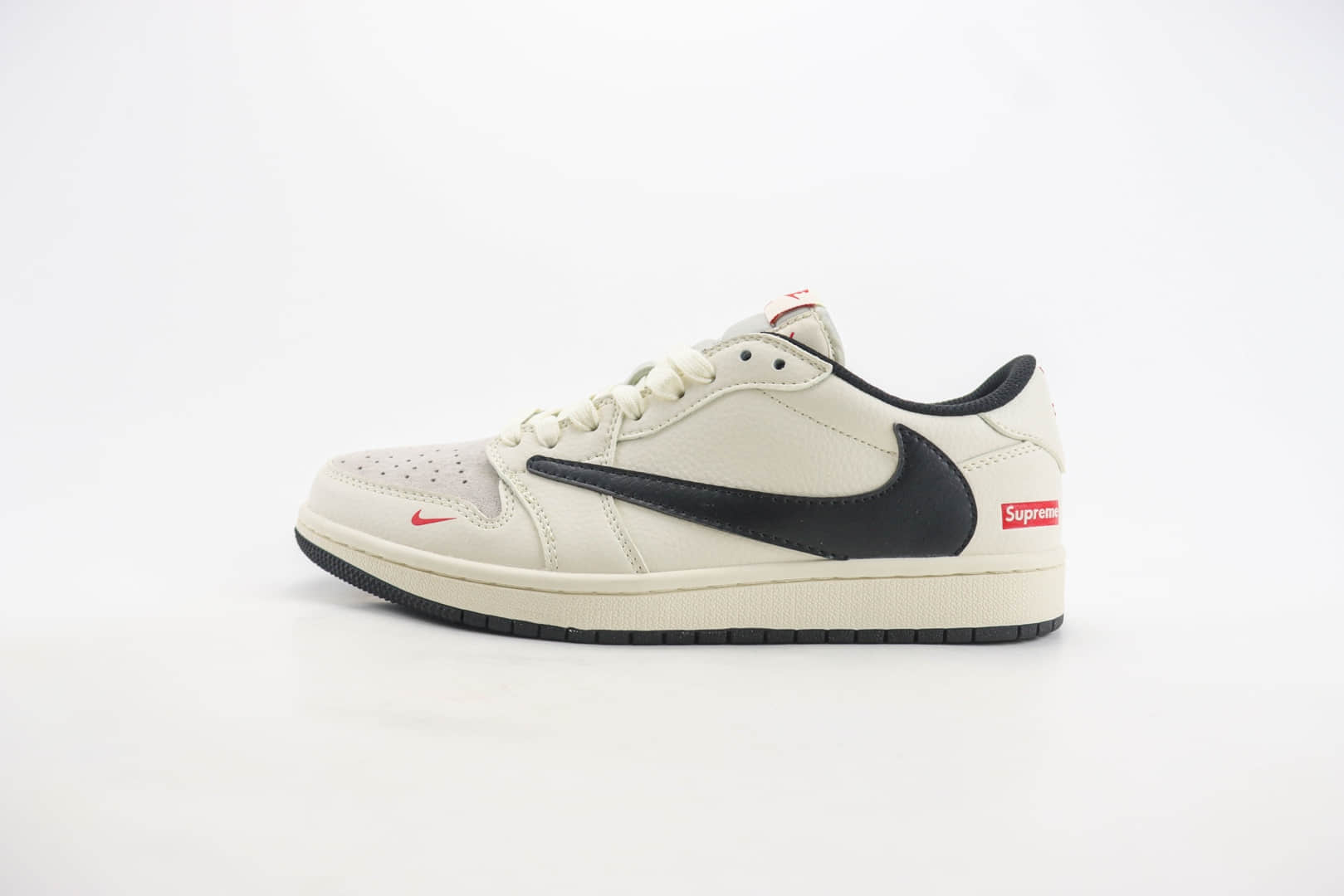 乔丹Supreme x Air Jordan 1 Low纯原版本低帮AJ1联名Supreme白黑倒钩板鞋 莆田AJ货源 货号:LJ5188-023