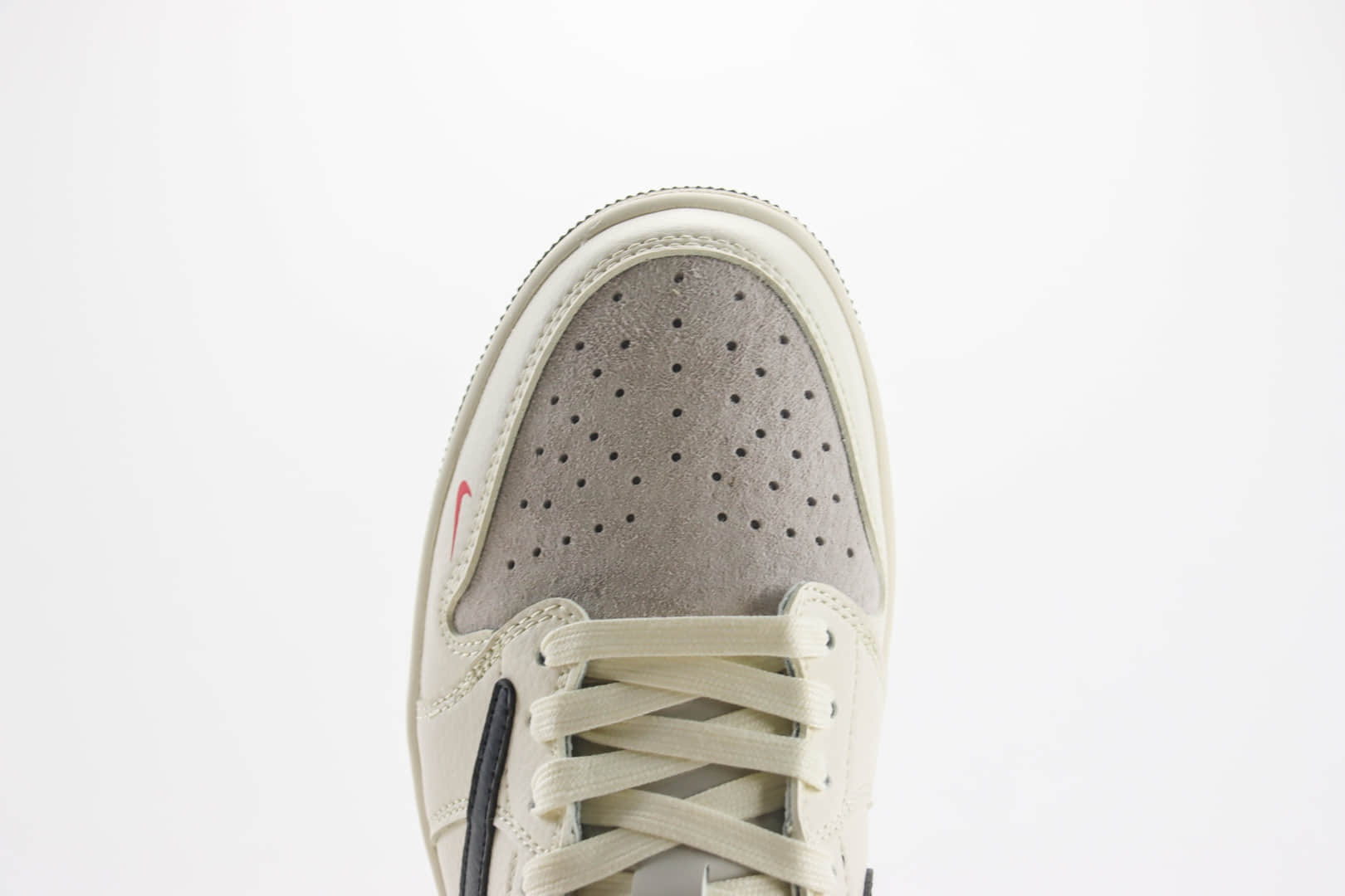 乔丹Supreme x Air Jordan 1 Low纯原版本低帮AJ1联名Supreme白黑倒钩板鞋 莆田AJ货源 货号:LJ5188-023