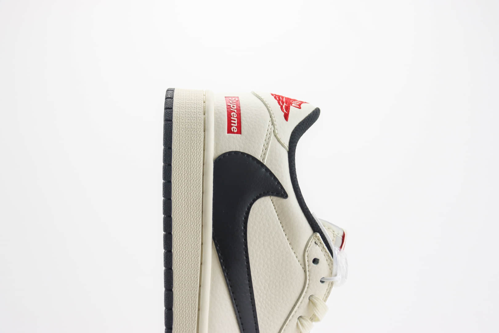 乔丹Supreme x Air Jordan 1 Low纯原版本低帮AJ1联名Supreme白黑倒钩板鞋 莆田AJ货源 货号:LJ5188-023