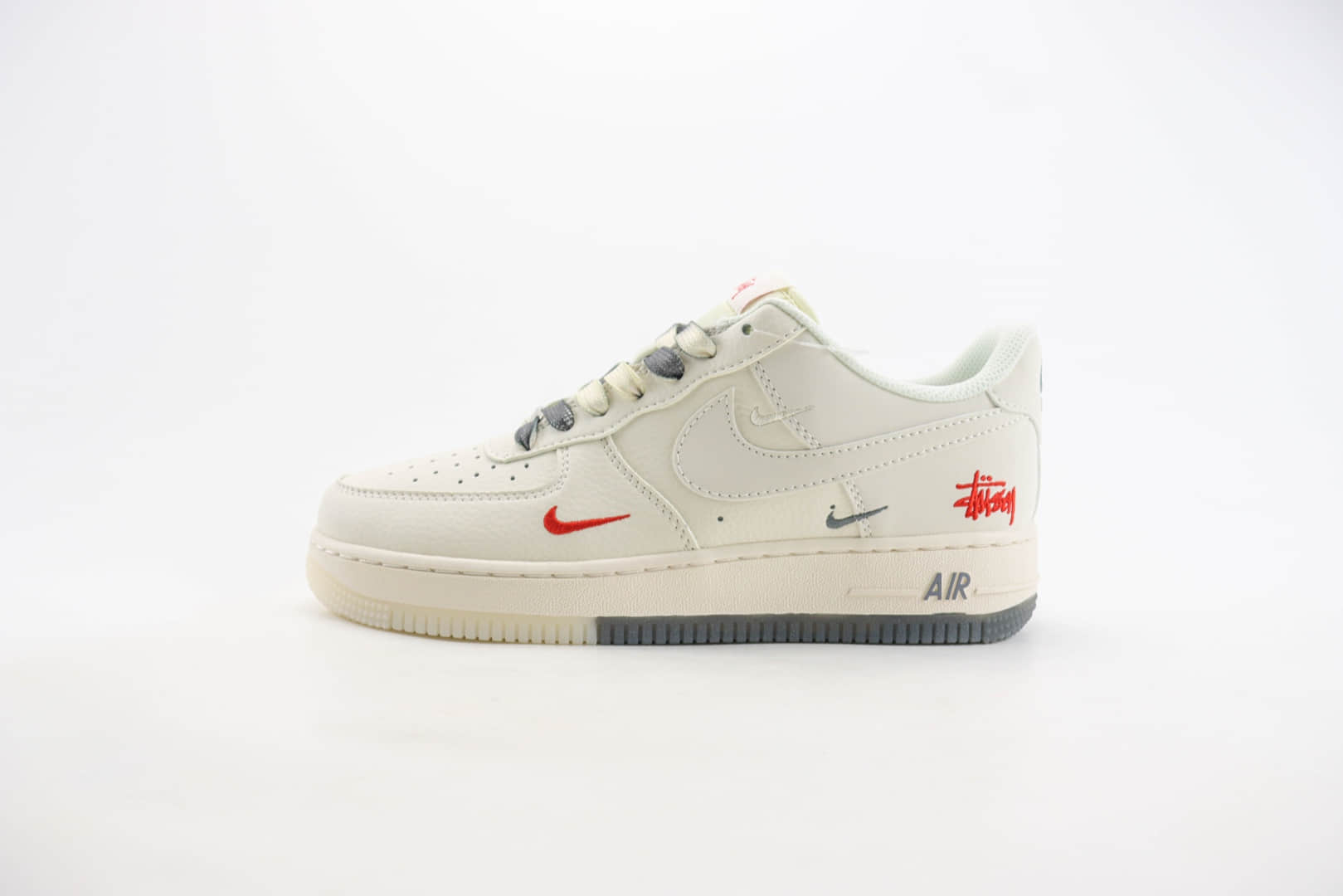 耐克Stussy x Nike Air Force 1纯原版本斯图西联名空军一号AF1白灰红板鞋 莆田天花板AF1 货号:XZ6188-015