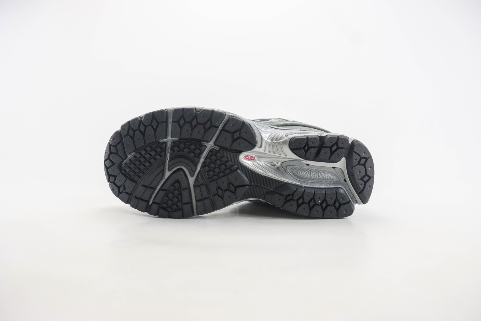 新百伦New Balance 2002R纯原版本灰绿色NB2002R复古跑鞋 莆田新百伦货源 货号:M2002RHG