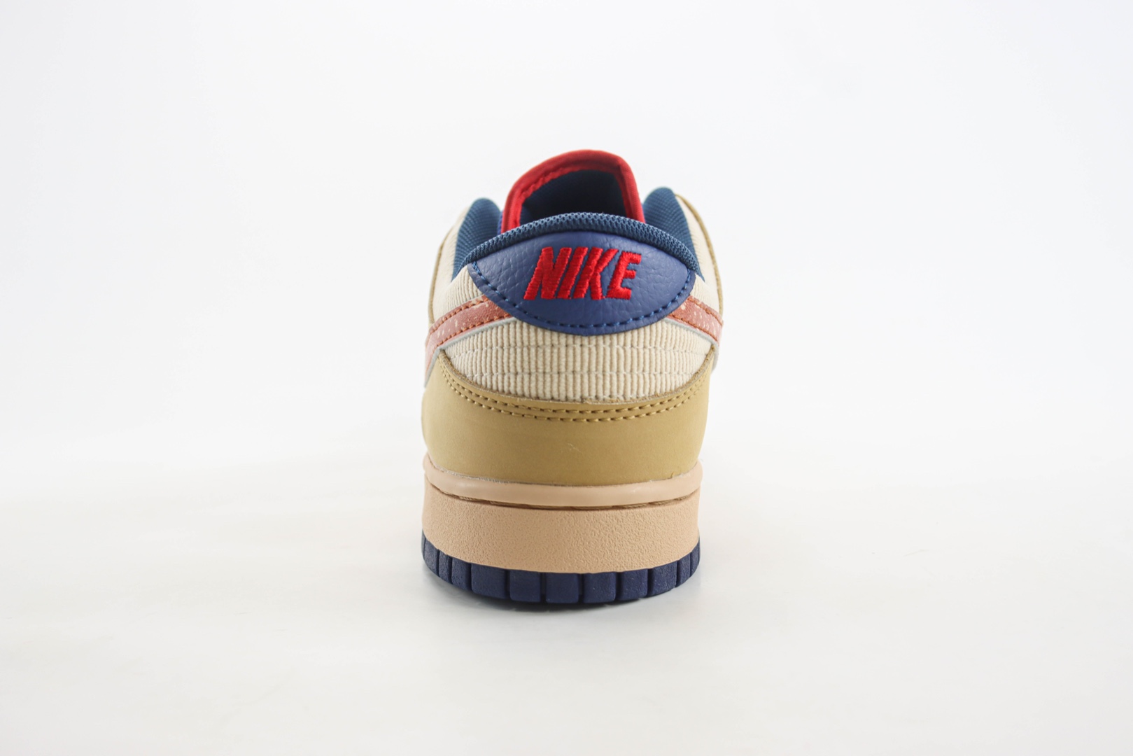 耐克Nike SB Dunk Low纯原版本低帮SB Dunk米白卡其泼墨印花勾板鞋 莆田天花板Dunk 货号：HQ3640-790