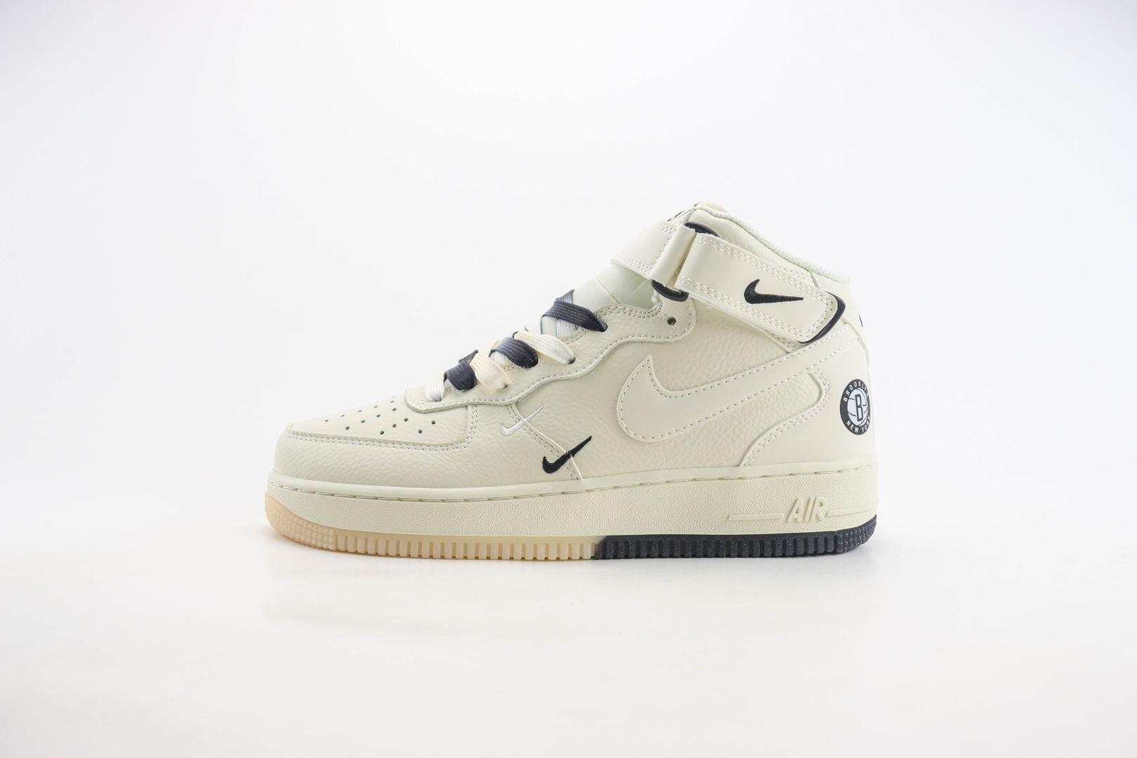 耐克Nike Air Force 1 Mid纯原版本空军一号AF1联名NBA白黑中帮板鞋 莆田耐克工厂 货号:NT2969-013