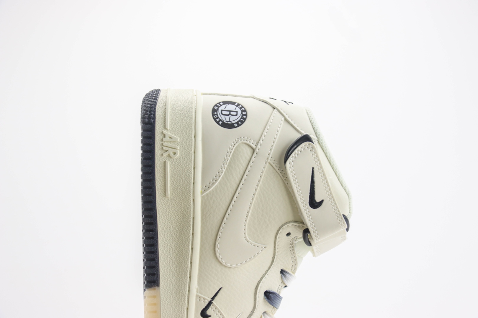 耐克Nike Air Force 1 Mid纯原版本空军一号AF1联名NBA白黑中帮板鞋 莆田耐克工厂 货号:NT2969-013