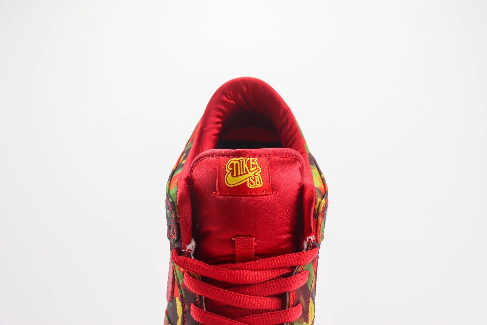耐克The Wizard of Oz x Nike SB Dunk Low纯原版本低帮SB Dunk迷彩红花卉撕撕乐滑板板鞋 莆田天花板Dunk 货号:FZ1291-600