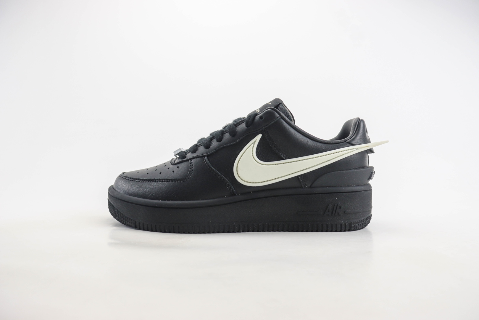 耐克AMBUSH x Nike Air Force 1 Low SP“Phantom”纯原版本空军一号AF1联名AMBUSH黑白大勾休闲运动板鞋 莆田复刻鞋货源 货号：DV3464-001