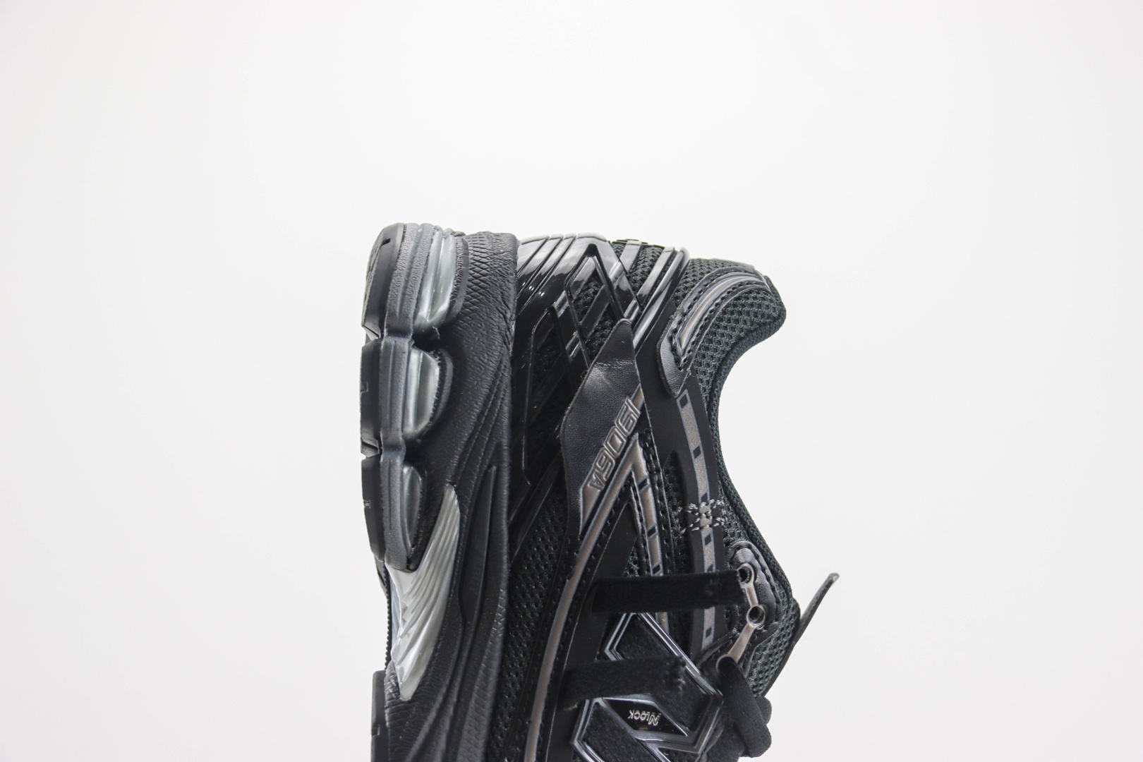 新百伦New Balance 1906纯原版本黑武士NB1906复古解构老爹鞋 莆田新百伦货源 货号:M1906AF