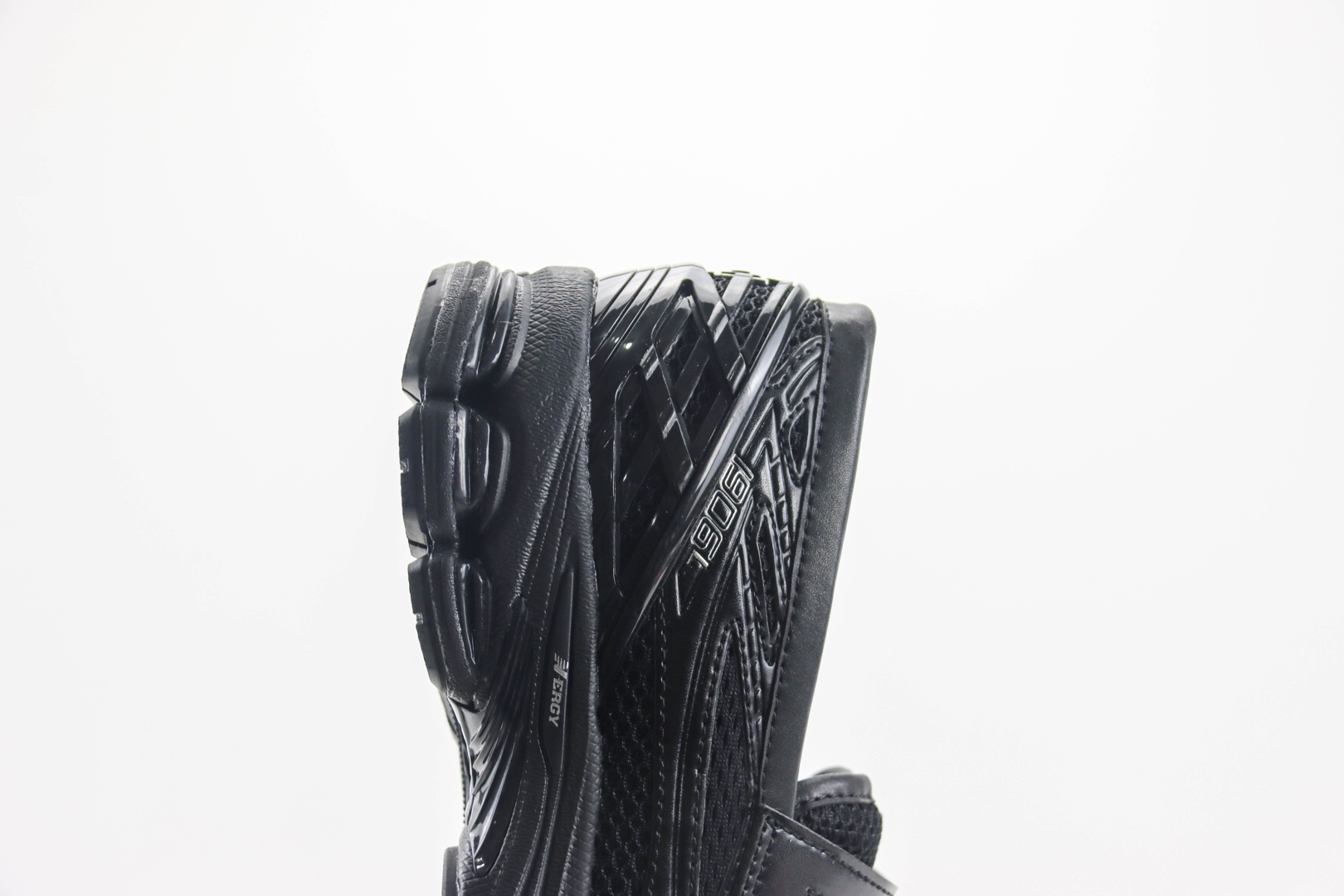 新百伦New Balance 1906纯原版本NB1906黑色一脚蹬豆豆鞋复古运动鞋 莆田新百伦货源 货号:U1906LAI