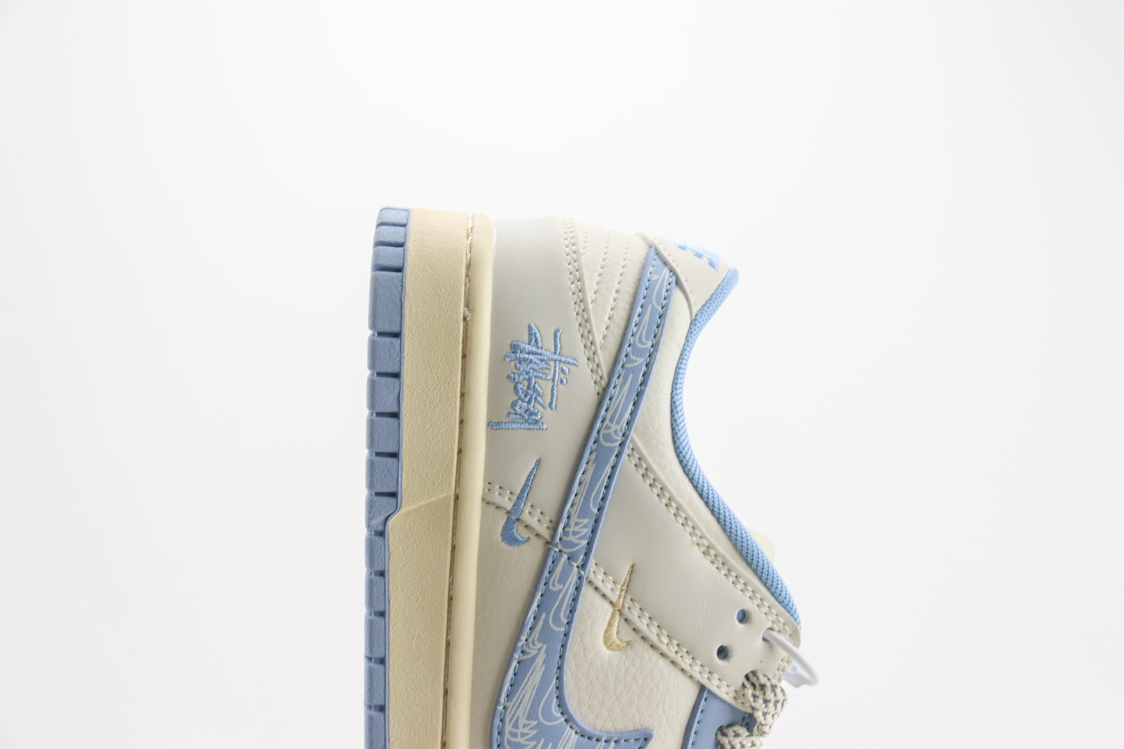 耐克Stussy x Nike SB Dunk Low纯原版本斯图西联名SB Dunk米蓝色多勾印花板鞋 莆田耐克代理 货号:XS6088-503