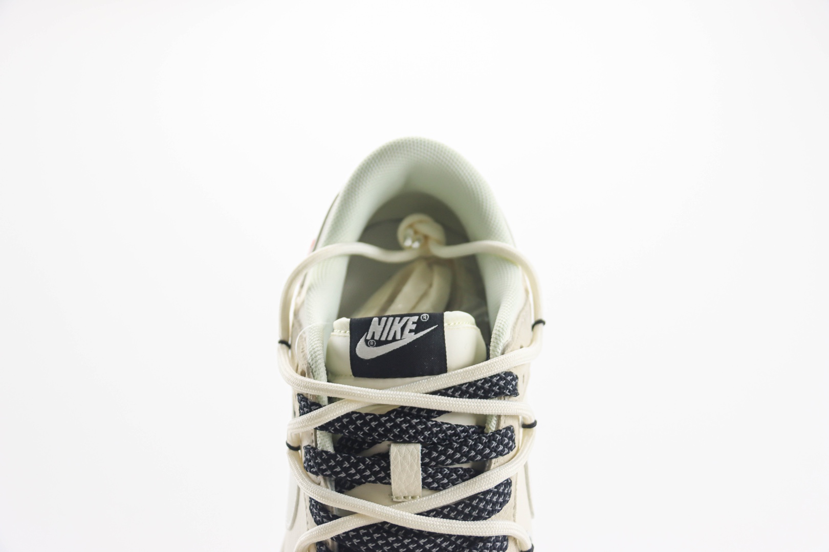 耐克Nike SB Dunk Low纯原版本低帮SB Dunk米灰抽绳绑带板鞋 莆田耐克代理 货号：XX3168-118