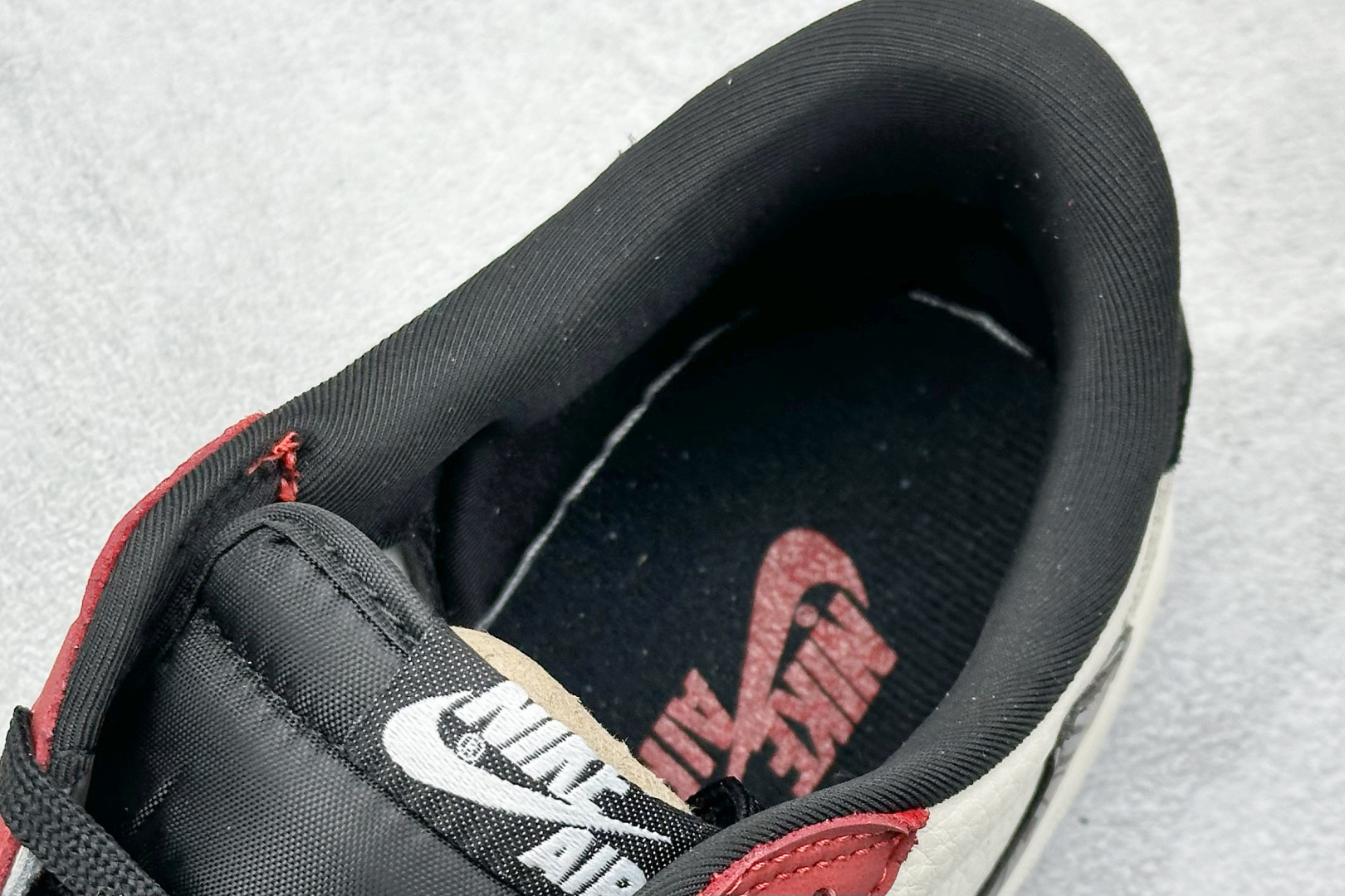 乔丹Travis Scott x Fragment Design x Air Jordan 1 Low纯原版本闪电倒钩联名AJ1拼接酒红TS休闲低帮板鞋 莆田AJ货源 货号:LD2025-012