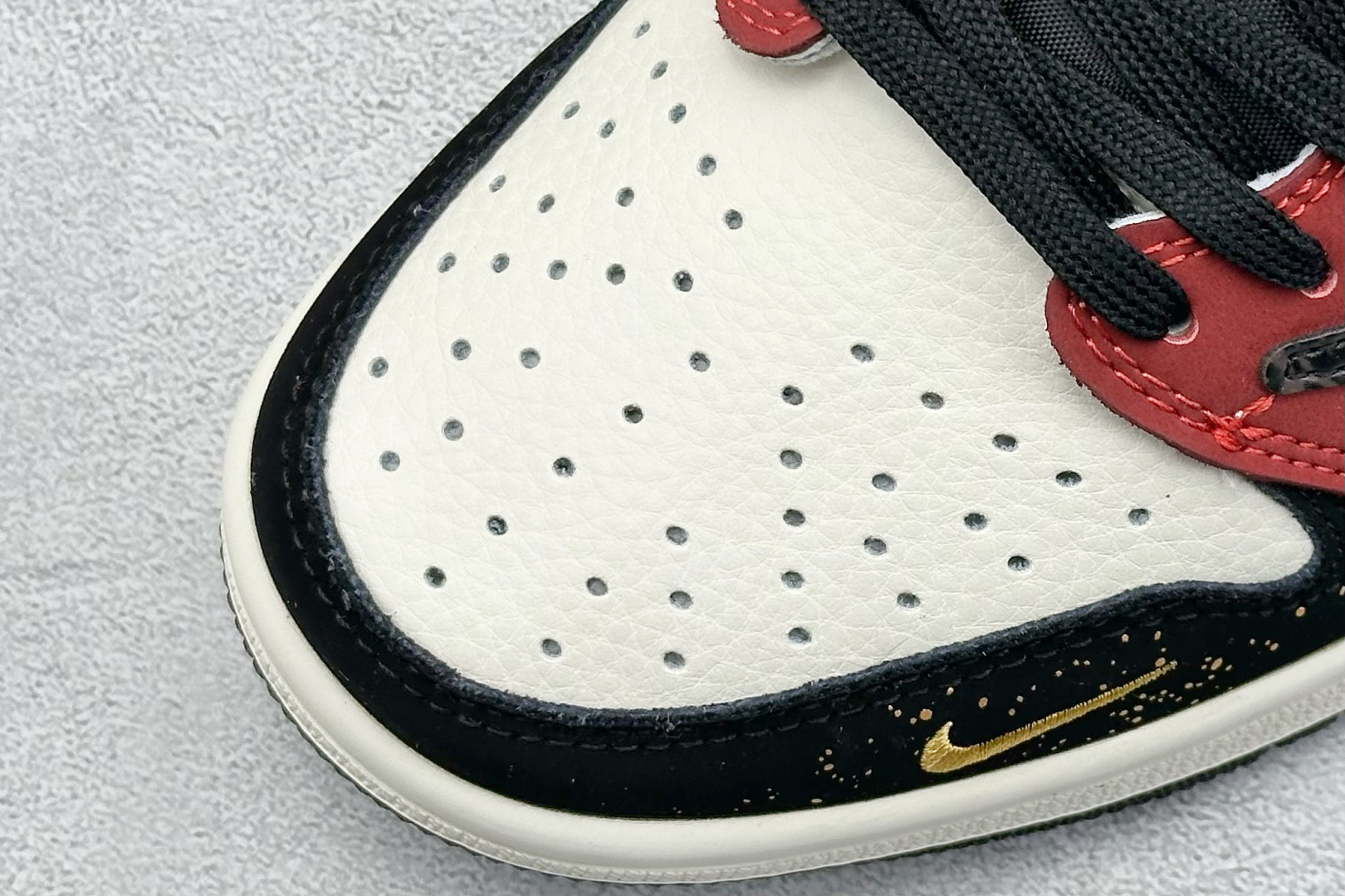 乔丹Travis Scott x Fragment Design x Air Jordan 1 Low纯原版本闪电倒钩联名AJ1拼接酒红TS休闲低帮板鞋 莆田AJ货源 货号:LD2025-012