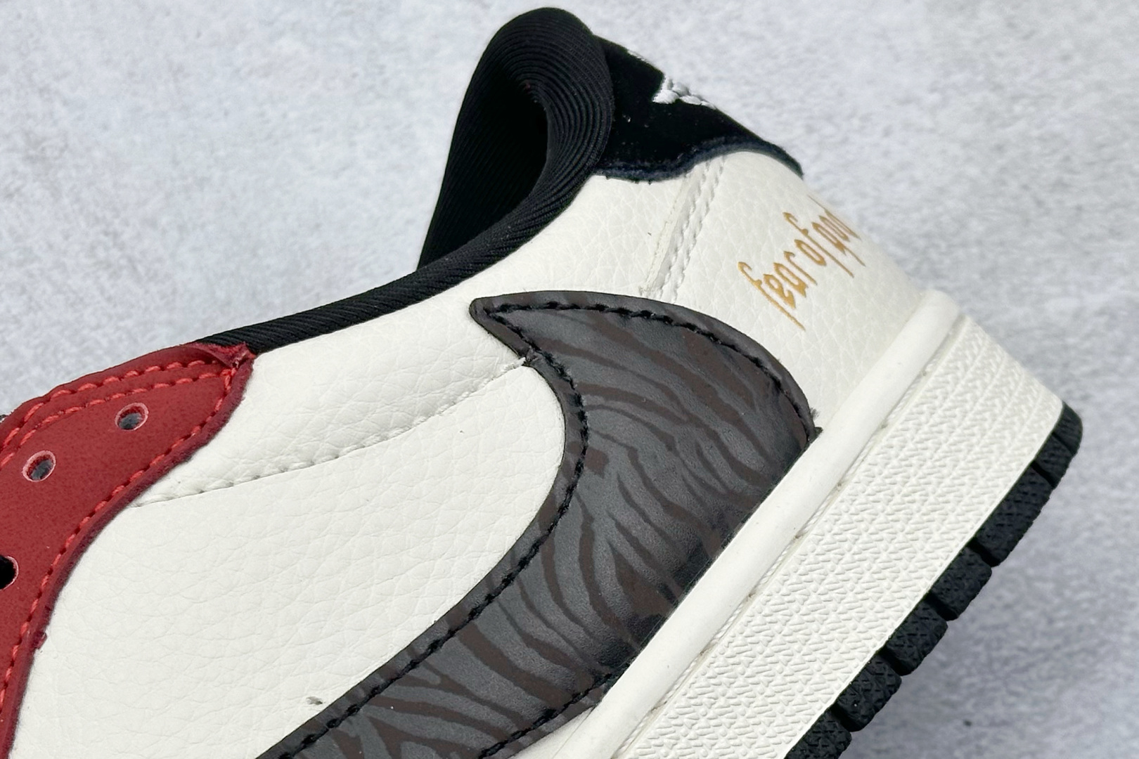 乔丹Travis Scott x Fragment Design x Air Jordan 1 Low纯原版本闪电倒钩联名AJ1拼接酒红TS休闲低帮板鞋 莆田AJ货源 货号:LD2025-012