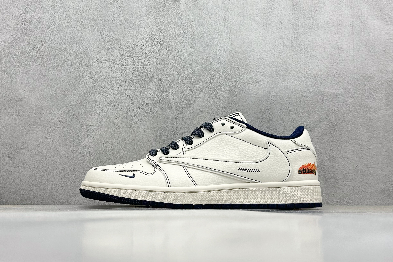 乔丹Stussy x Air Jordan 1 Low纯原版本斯图西联名AJ1灰线火焰低帮板鞋 莆田AJ代理 货号:ZH2598-230