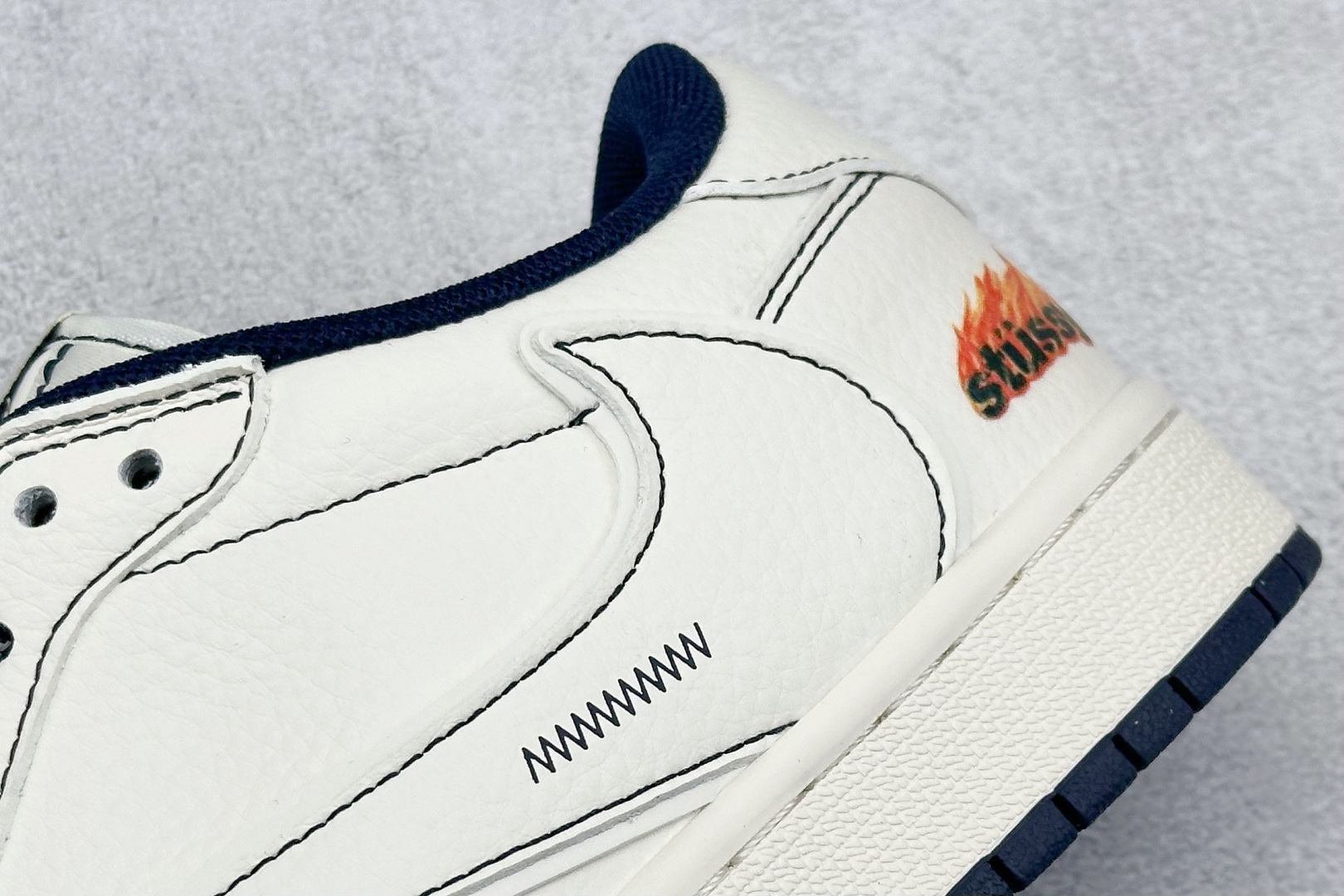 乔丹Stussy x Air Jordan 1 Low纯原版本斯图西联名AJ1灰线火焰低帮板鞋 莆田AJ代理 货号:ZH2598-230