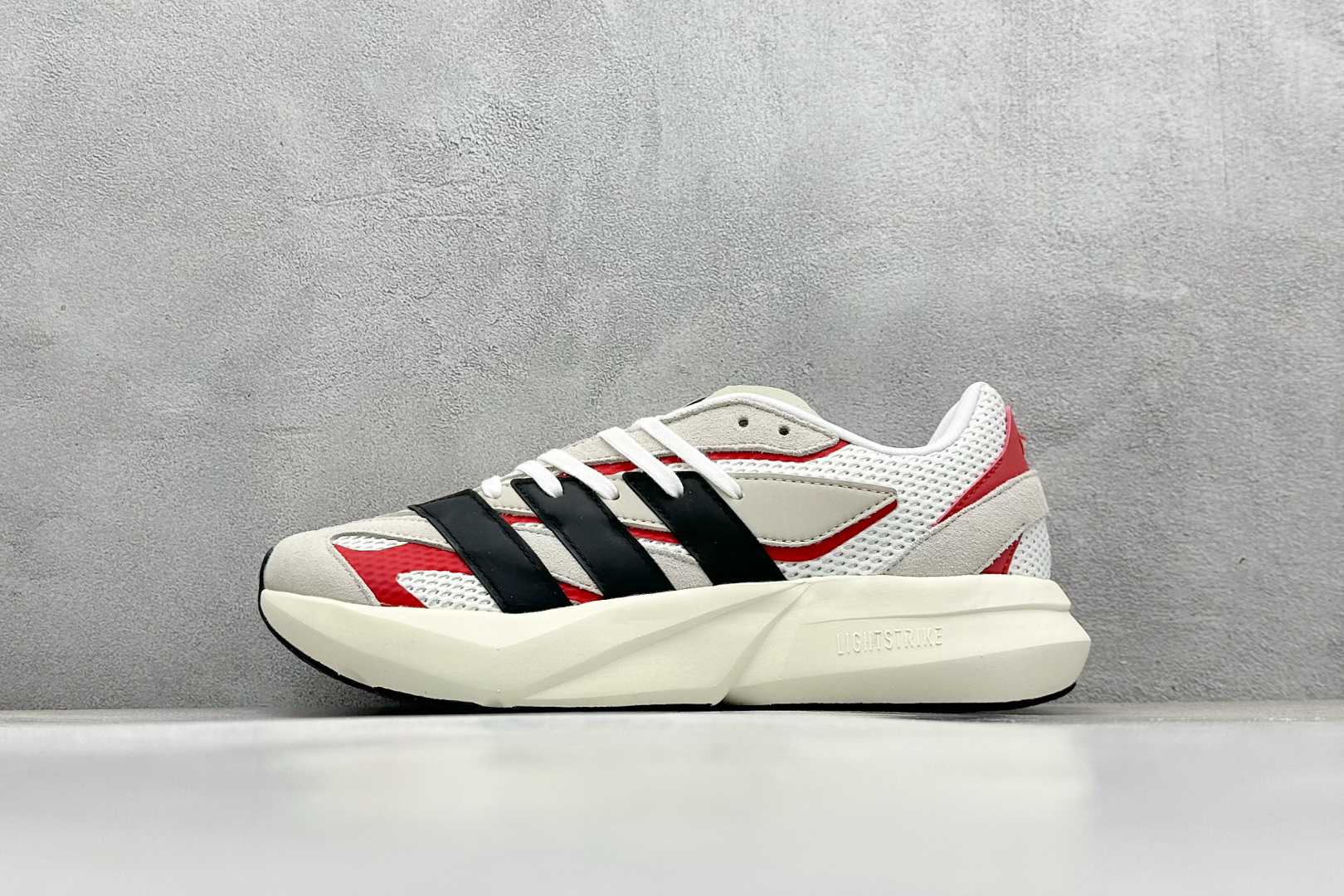 阿迪达斯adidas LightBlaze纯原版本白红黑耐磨减震专业跑步鞋 莆田阿迪达斯工厂 货号：JQ9967